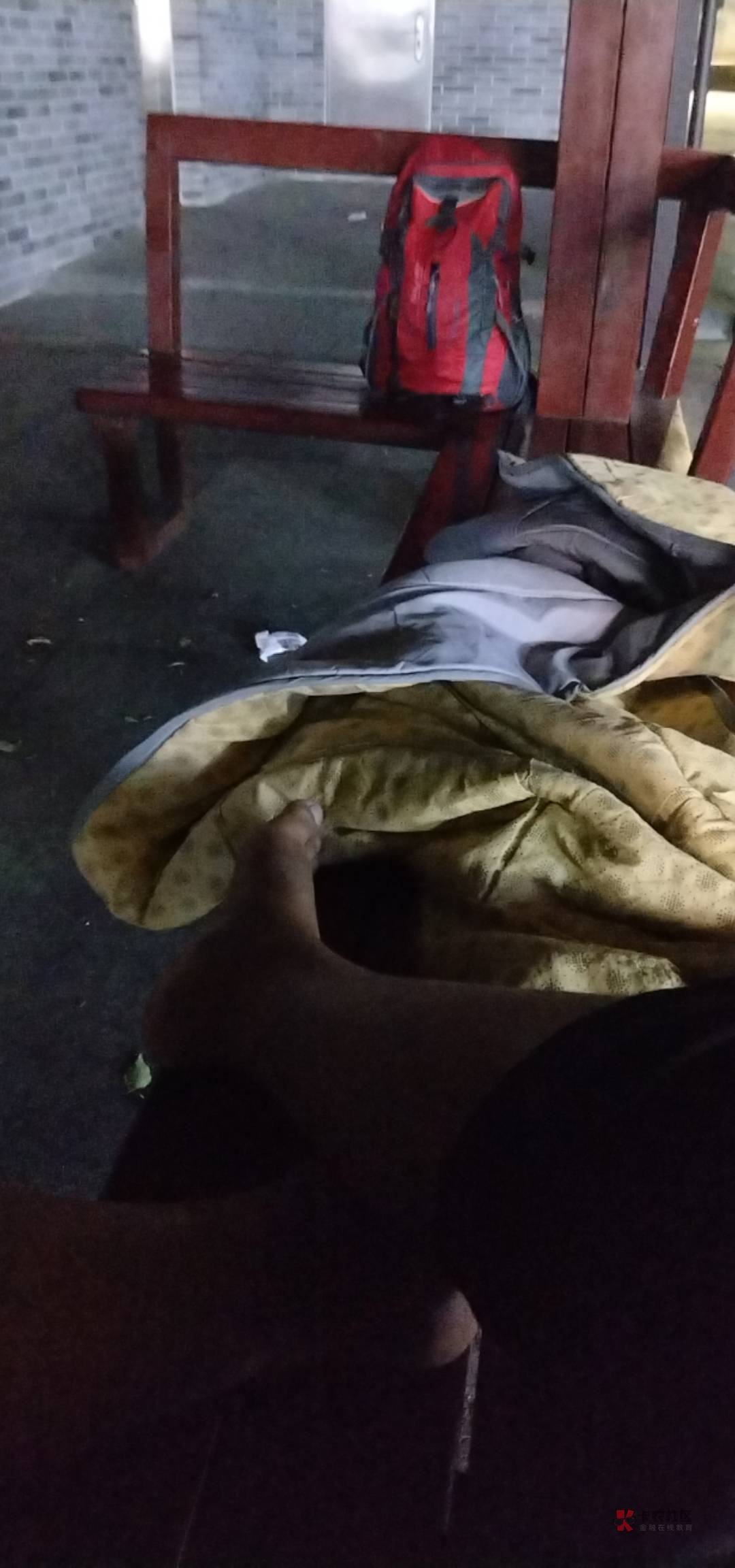 一下子又到晚上23点01，时间过得真快啊，和朋友去蹦迪了

80 / 作者:风中之神-聂风 / 