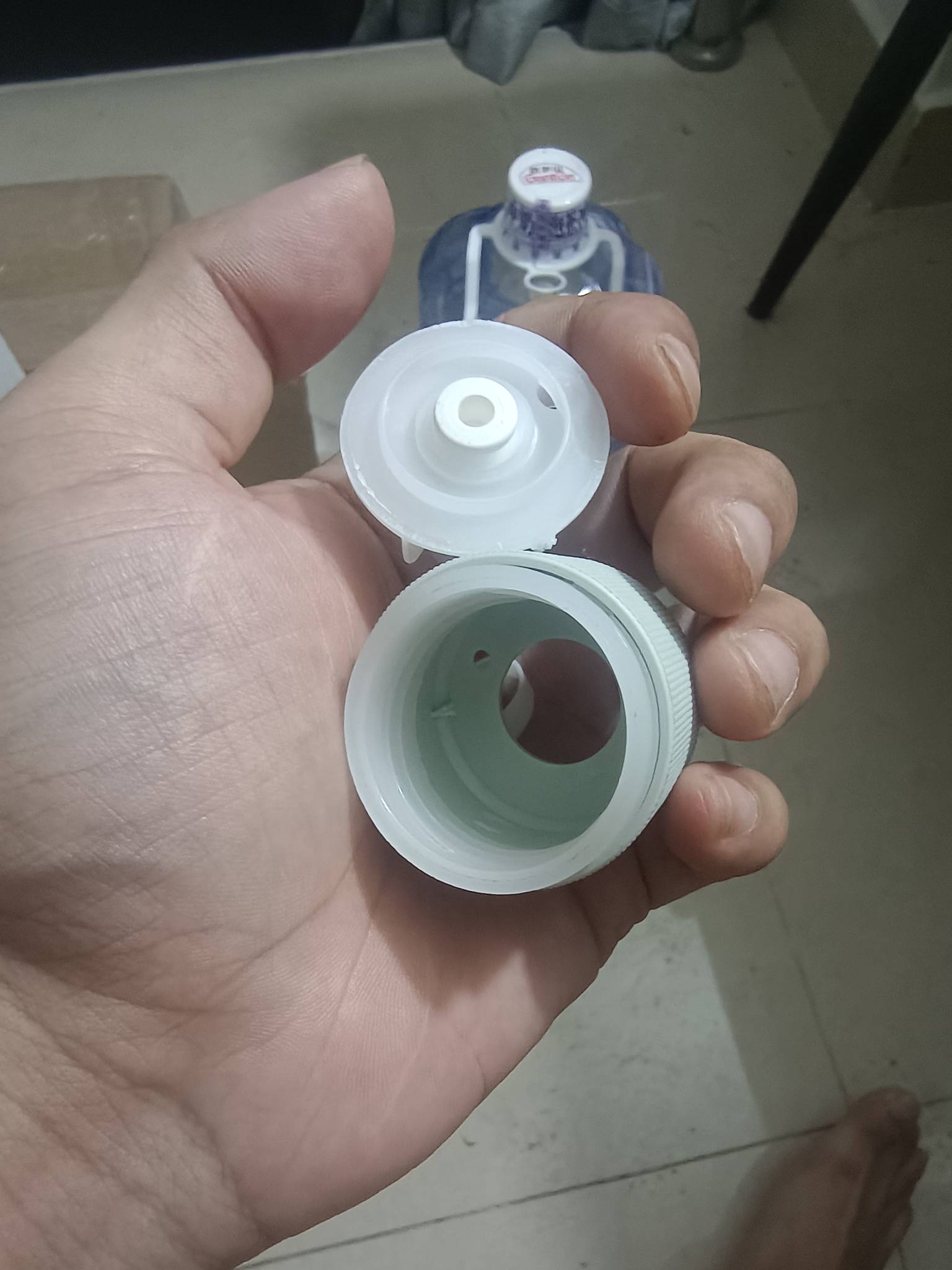 感谢这D毛给我上了一课，一旦你没有钱没有价值的时候，三个人住一起请别人吃饭都不会98 / 作者:晨光啊 / 