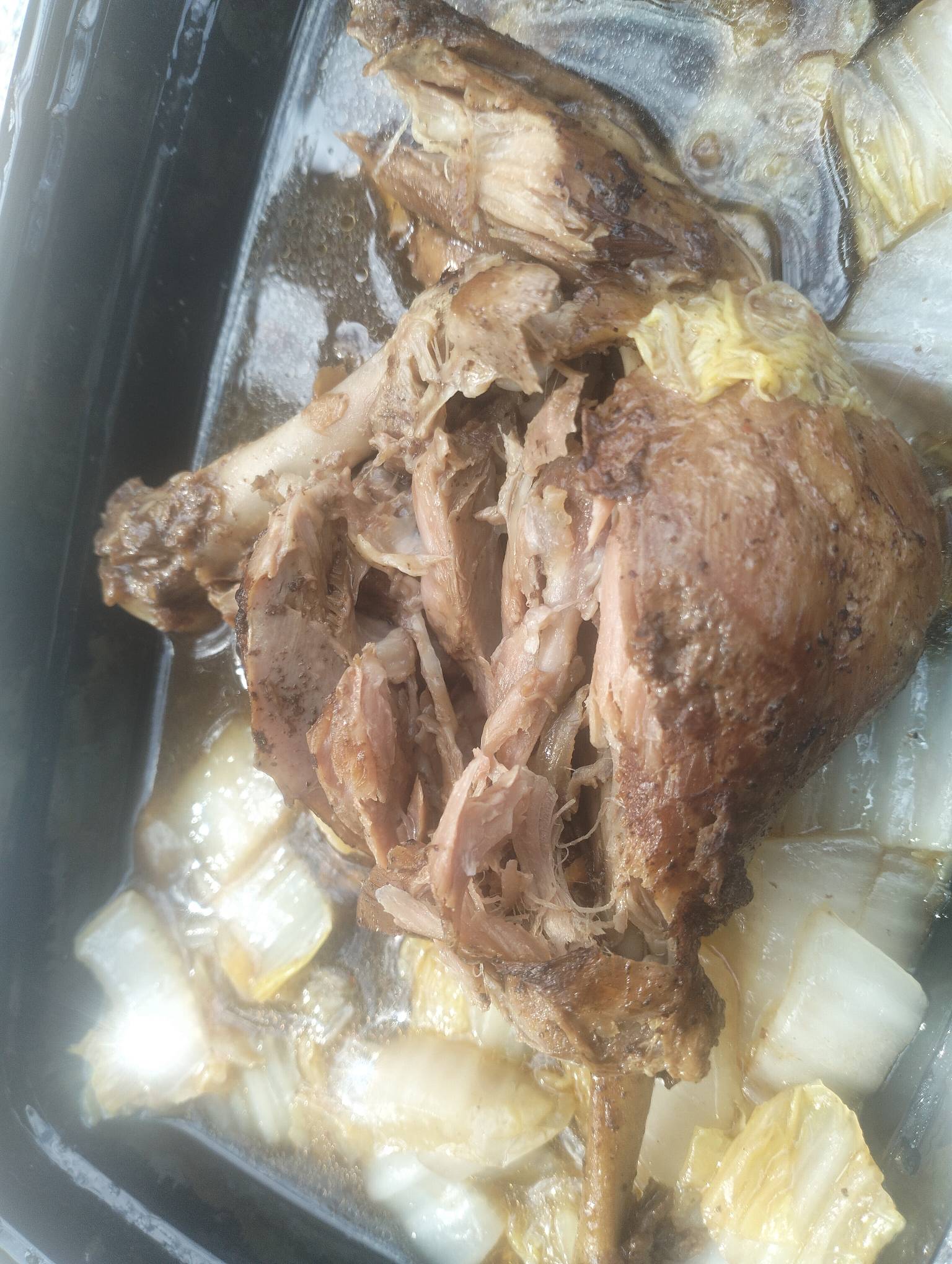 四毛点个挂壁鸭腿饭，腿还挺大的，备注加辣，毛都不给我加

29 / 作者:尛•牛•氓 / 