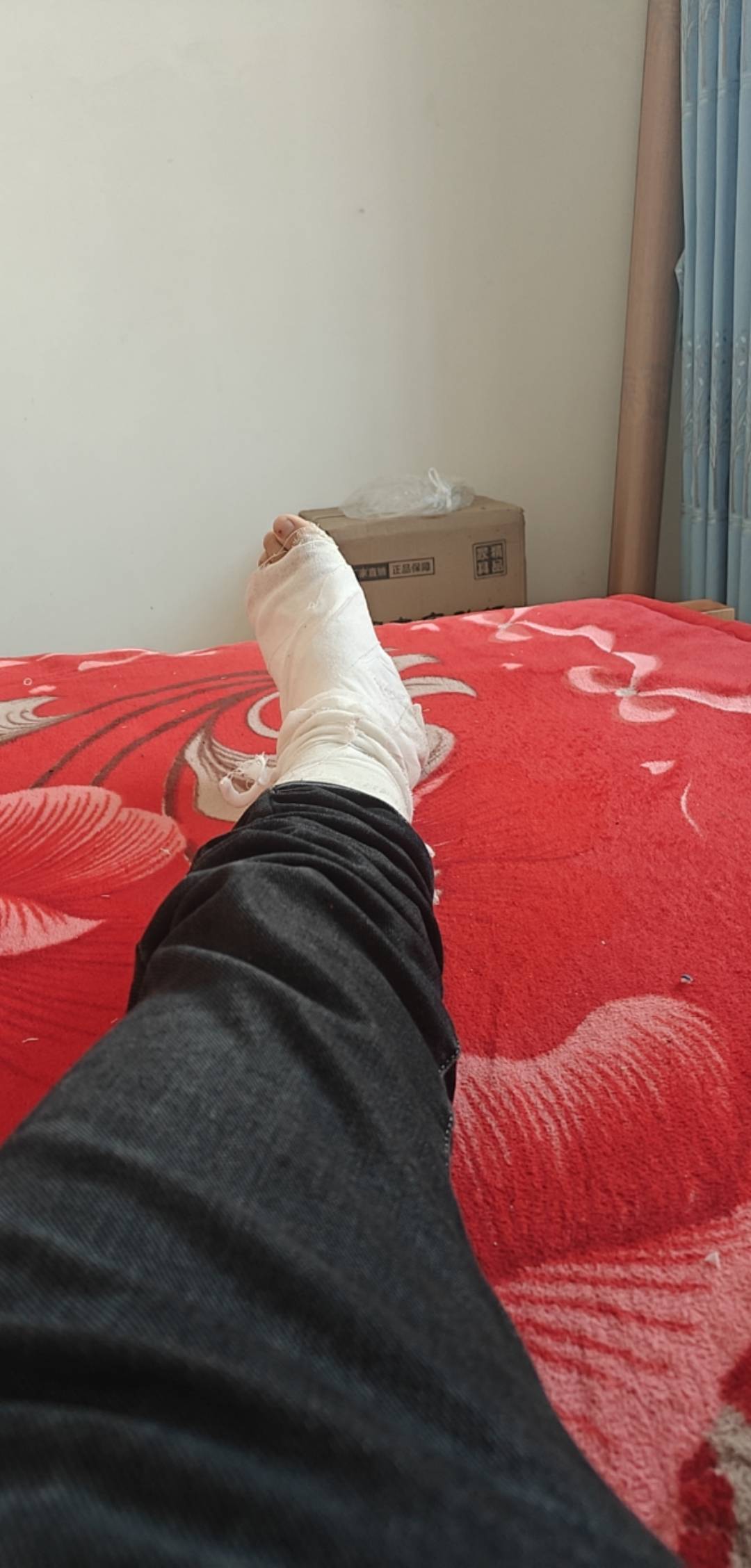 楼下老哥受伤还有钱赔，我给我伯打工骨折了五根骨头一毛钱赔偿没有，唉

49 / 作者:狠ghji / 