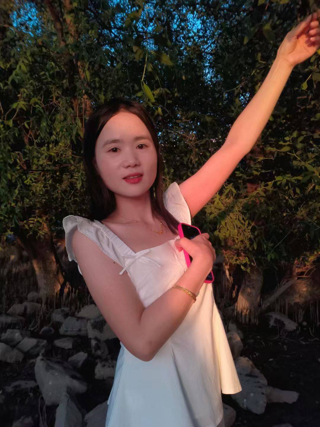 本人女，29岁找男朋友
要求
1：要长得丑的，身材必须特别挫，要特别穷的
2：要脾气差54 / 作者:卡农无敌帅 / 