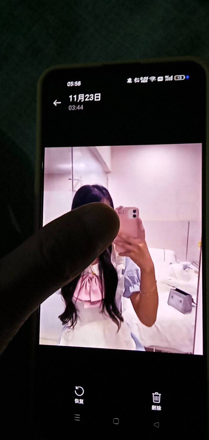 老哥们感觉这四个哪个是我对象 发出来肯定会被攻击很正常 因为有很多大叔不会聊天加长15 / 作者:爆炸老哥在线ki / 