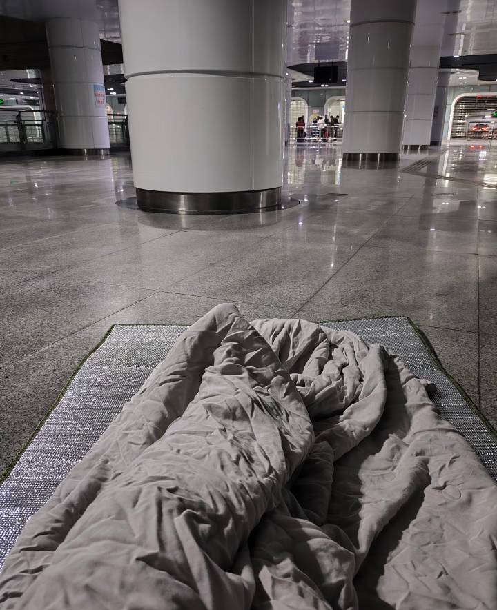 开羊毛区初衷只是为了给挂壁老哥搞点饭钱烟钱而已。现在变成一群fw仔正经事不干，天天23 / 作者:都是卡农挂必仔 / 