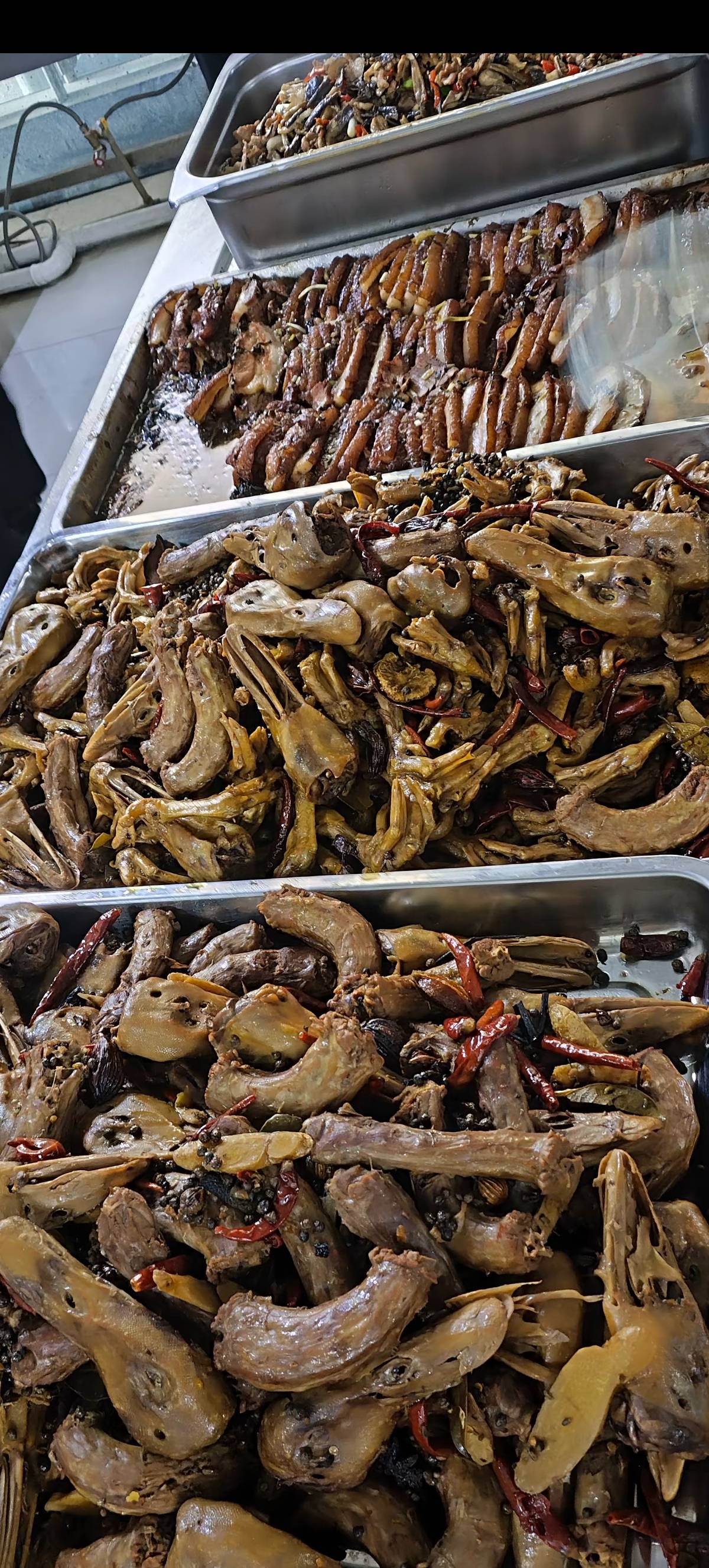 今天的夜宵怎么一点蔬菜没有，我是保安，保自己肚子平安





49 / 作者:一个人的老哥 / 