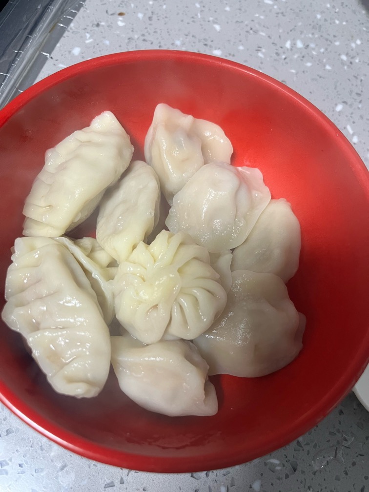 太饿了，搞几个饺子吃

72 / 作者:爱吃茄子的大包 / 