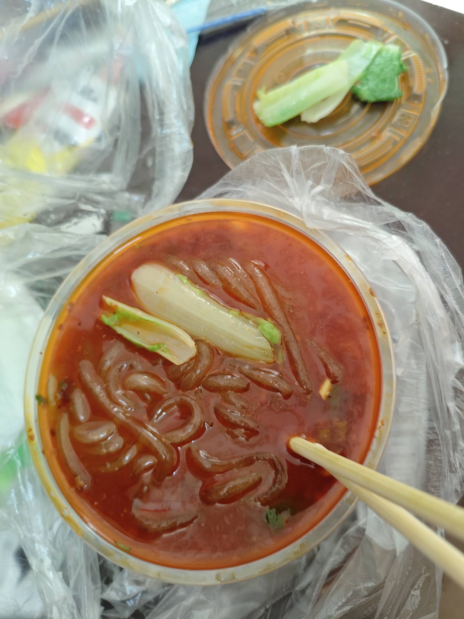 挂壁仔看着都恶心，装鸡毛啊，干个16快日结还逼逼赖赖我平时天天上班，周末没事才干这53 / 作者:天空之城@ / 