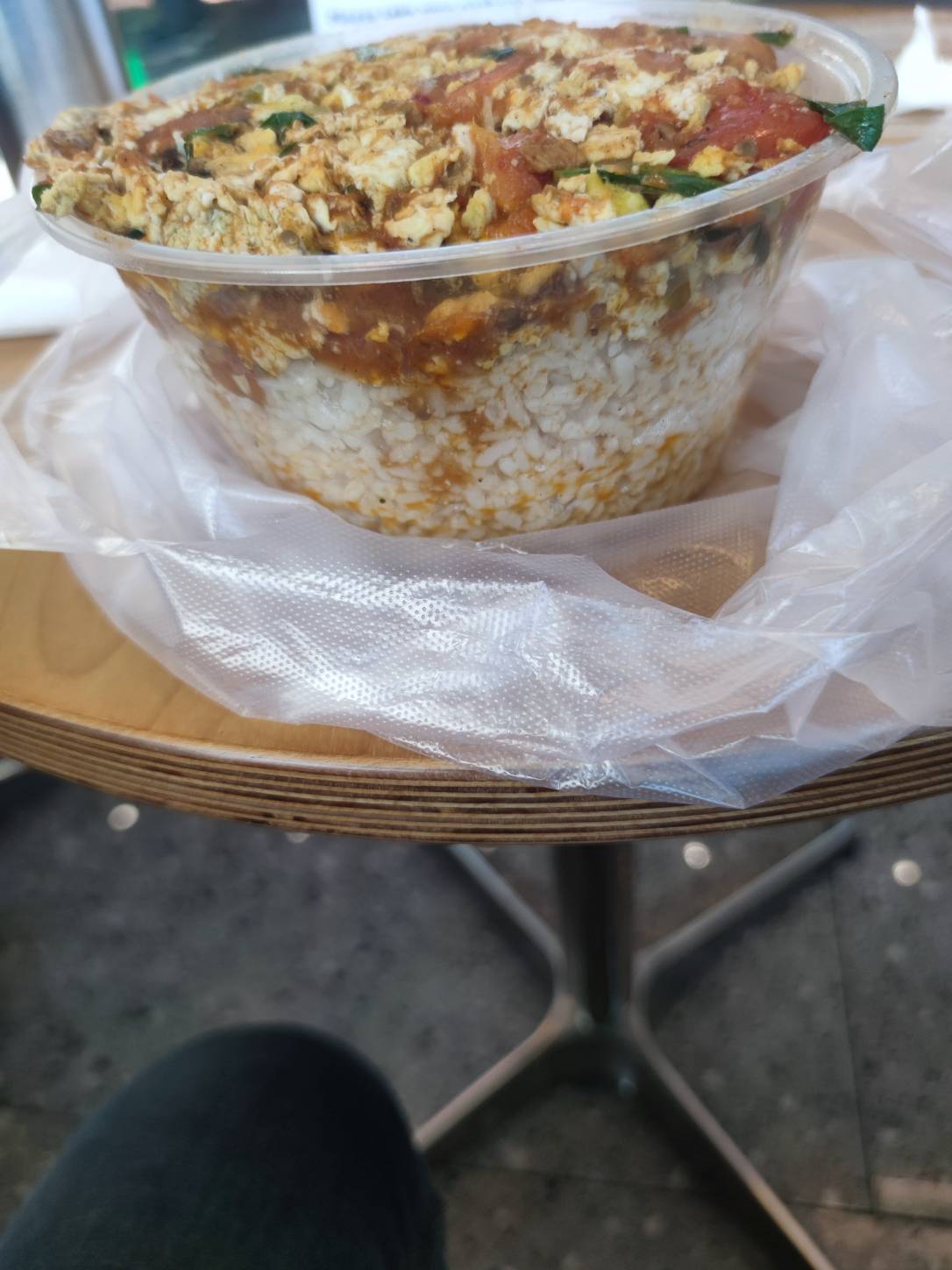 外卖没有好券了，来吃挂b饭
等了快一个小时，我后面又排了50多号了


23 / 作者:sdgdfe / 