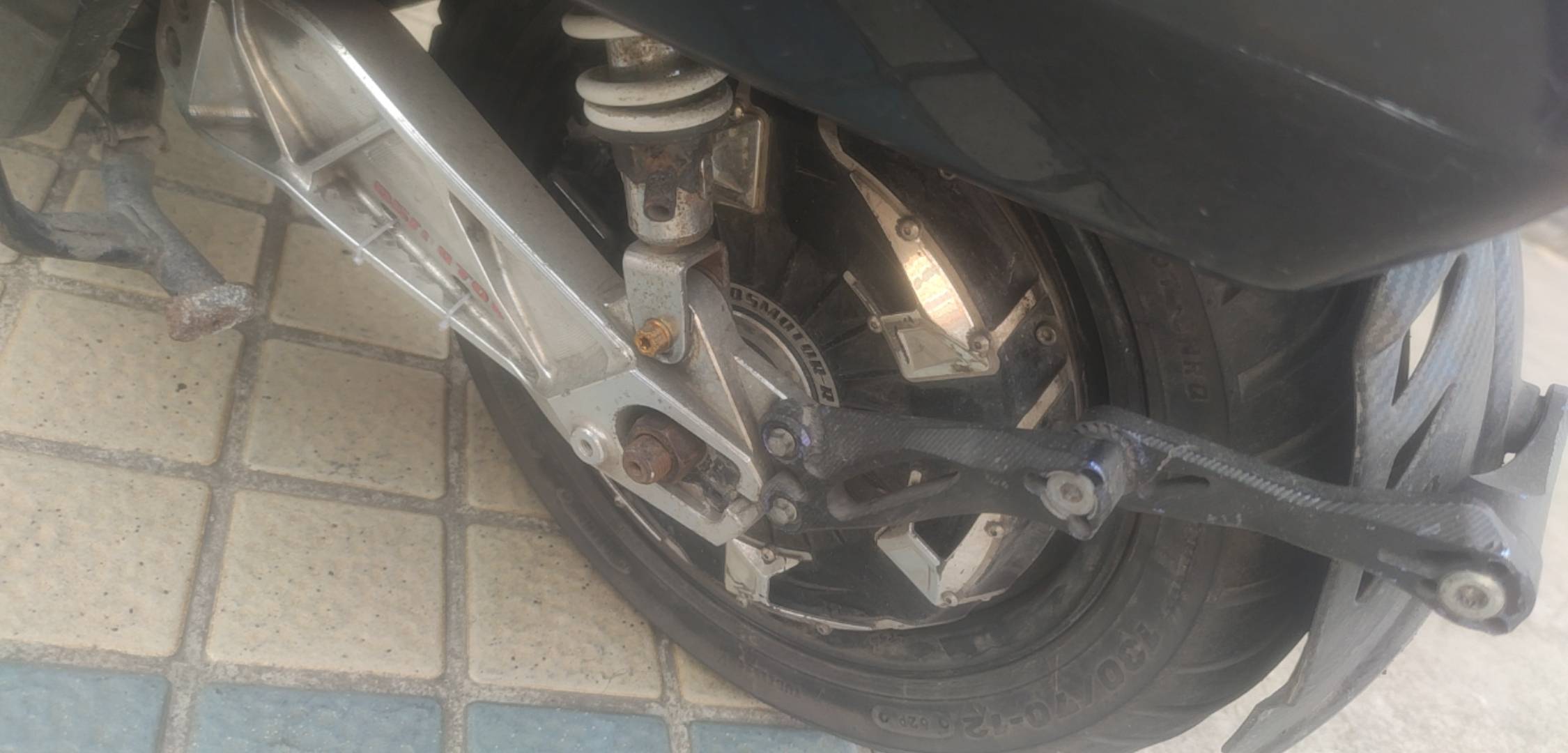 农村上坡路买个电动车一直发烫怎么解决啊
21 / 作者:卡农第一长度 / 