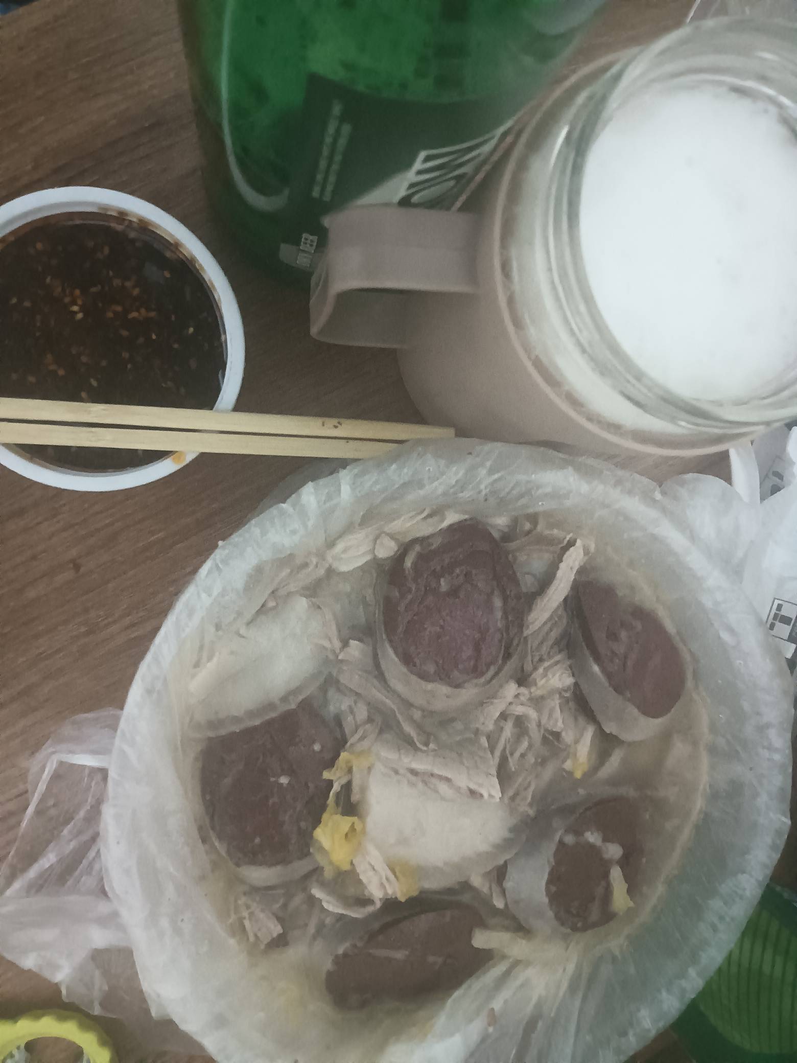 下雪了，外面大雪寒天的，今天申请的多点，整份杀猪菜喝点小酒，到这天就苦了在室外工38 / 作者:变了格局小了 / 