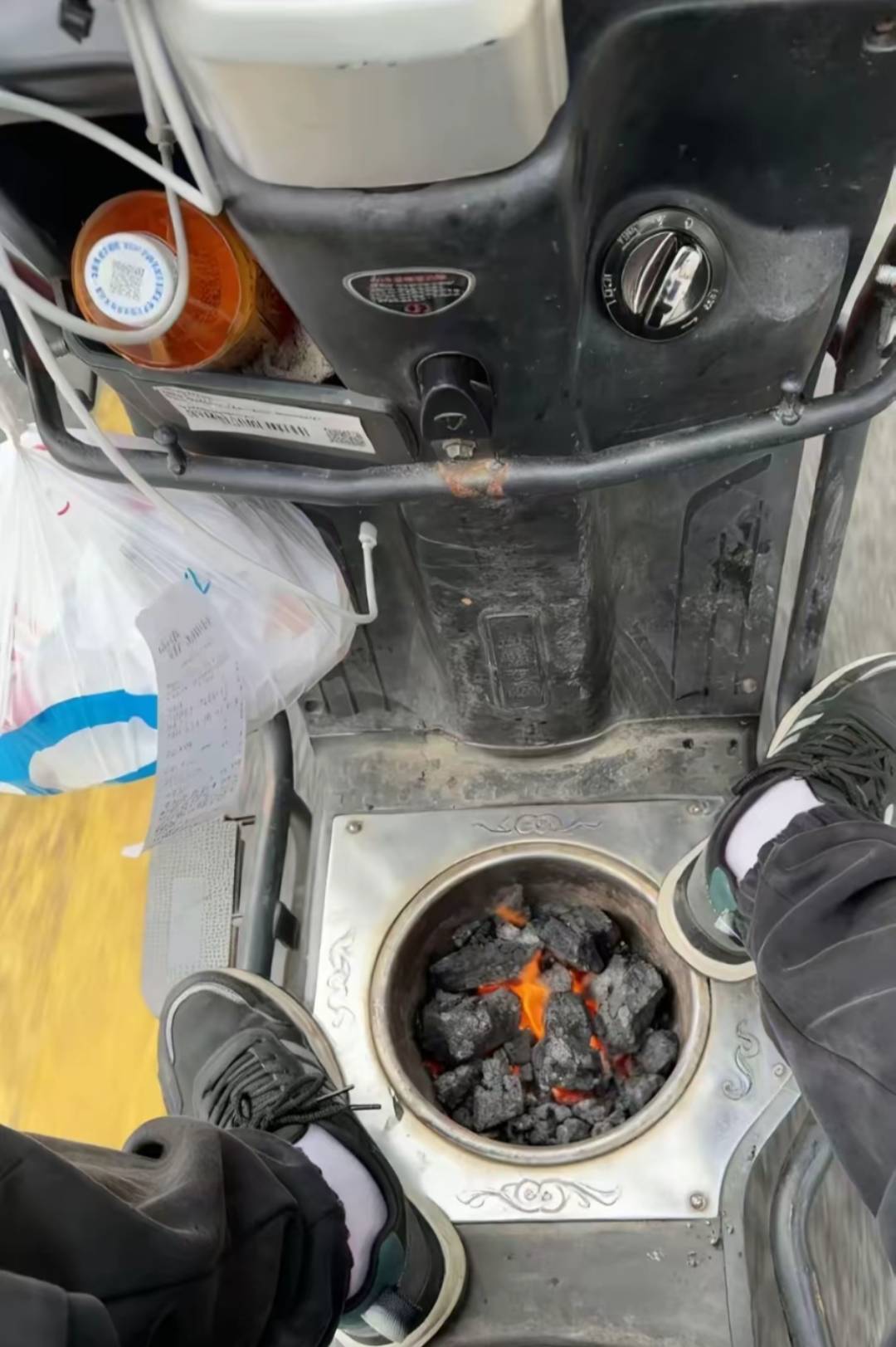 k逗是个什么拉坤，200都出不去

29 / 作者:人死鸟朝天 / 