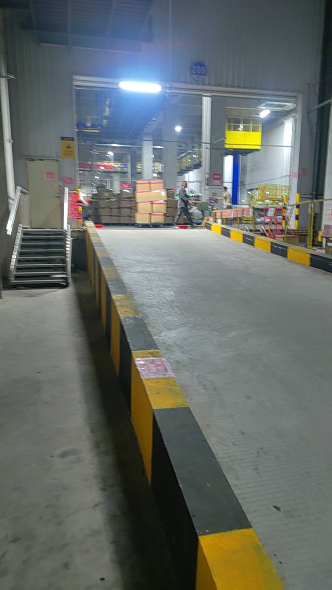 挑战拼多多物流头程第二天。

50 / 作者:miaiai / 