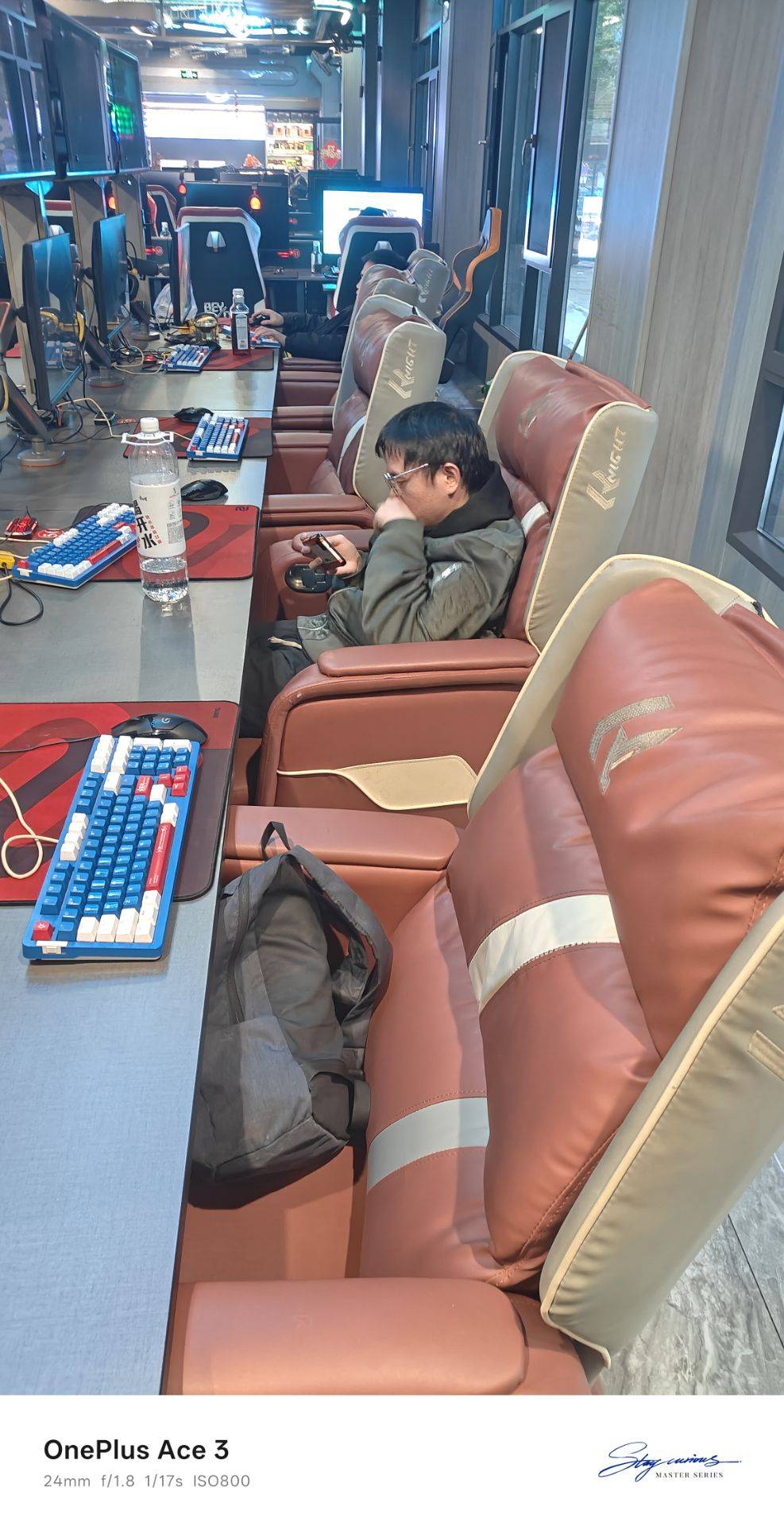 人要学会不怒，不愁，不装，不悲，桥到船头自然直，你只要确定你坐的是船和你看得见桥6 / 作者:我不会. / 