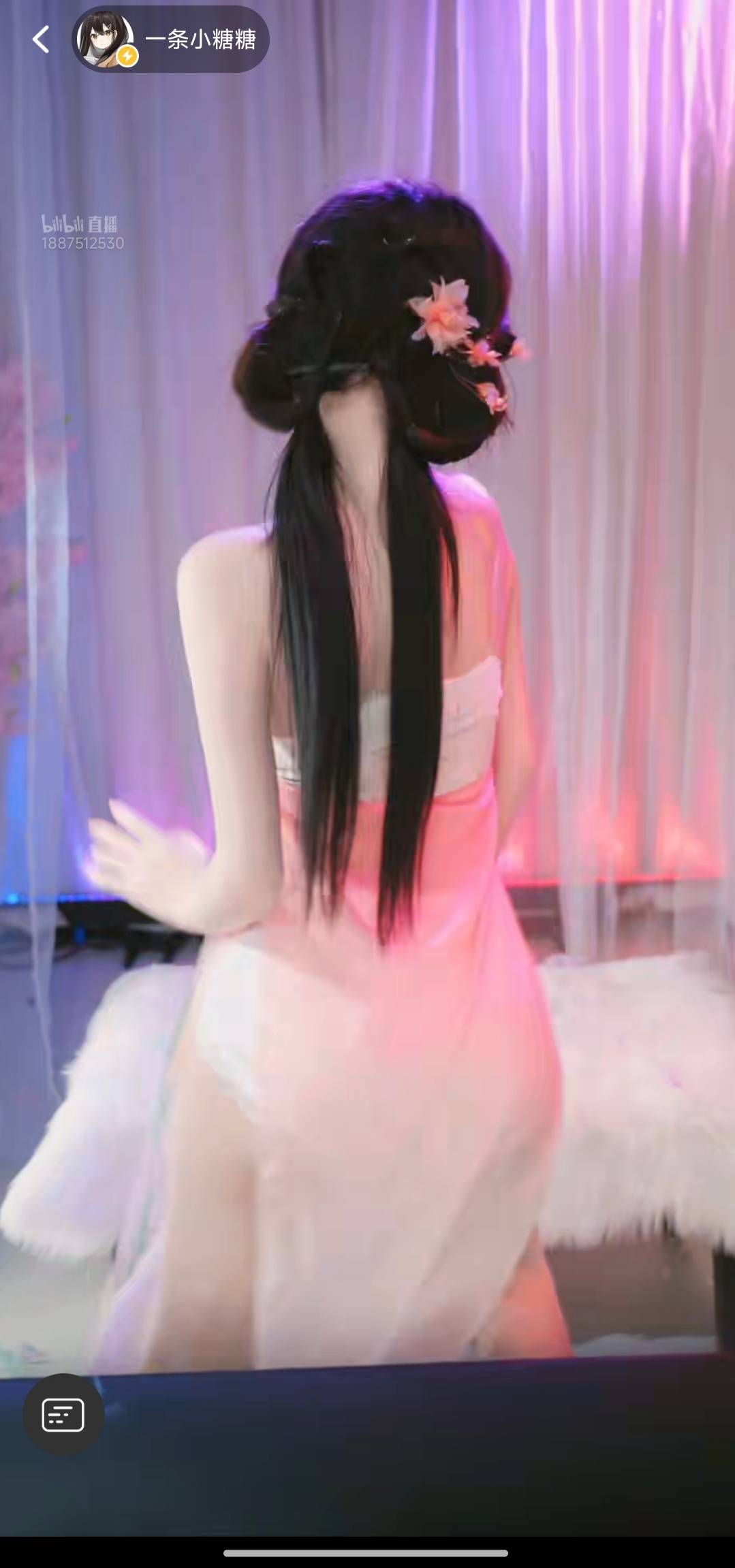 老狗们，来看火车摇


60 / 作者:手抄报他 / 