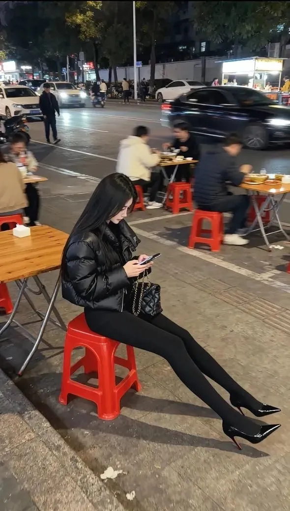 好累，真的好累，去哪里赚点钱啊



2 / 作者:此非为偏安一隅 / 