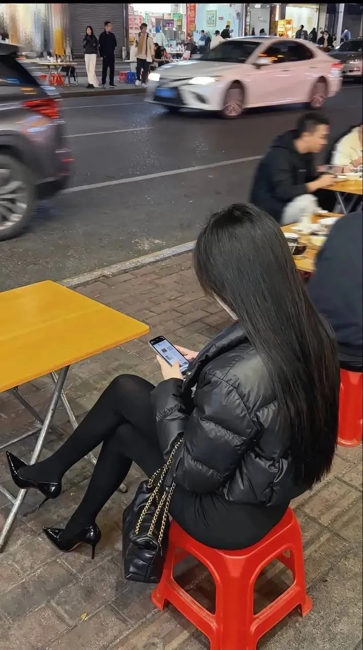 好累，真的好累，去哪里赚点钱啊



3 / 作者:此非为偏安一隅 / 