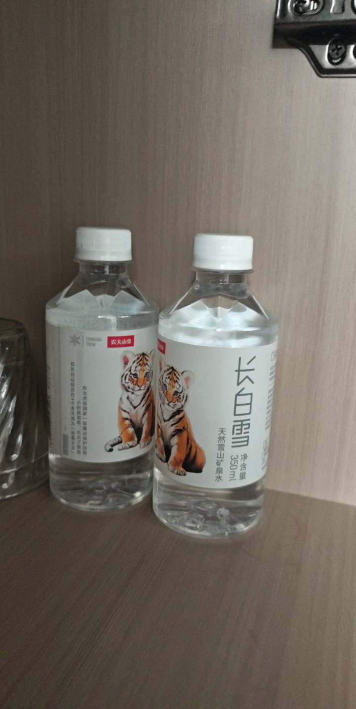 交通领券中心领那个满10-3的十足，十足长期活动，大瓶矿泉水4块5两瓶，用了券10块5买54 / 作者:老哥大气人 / 