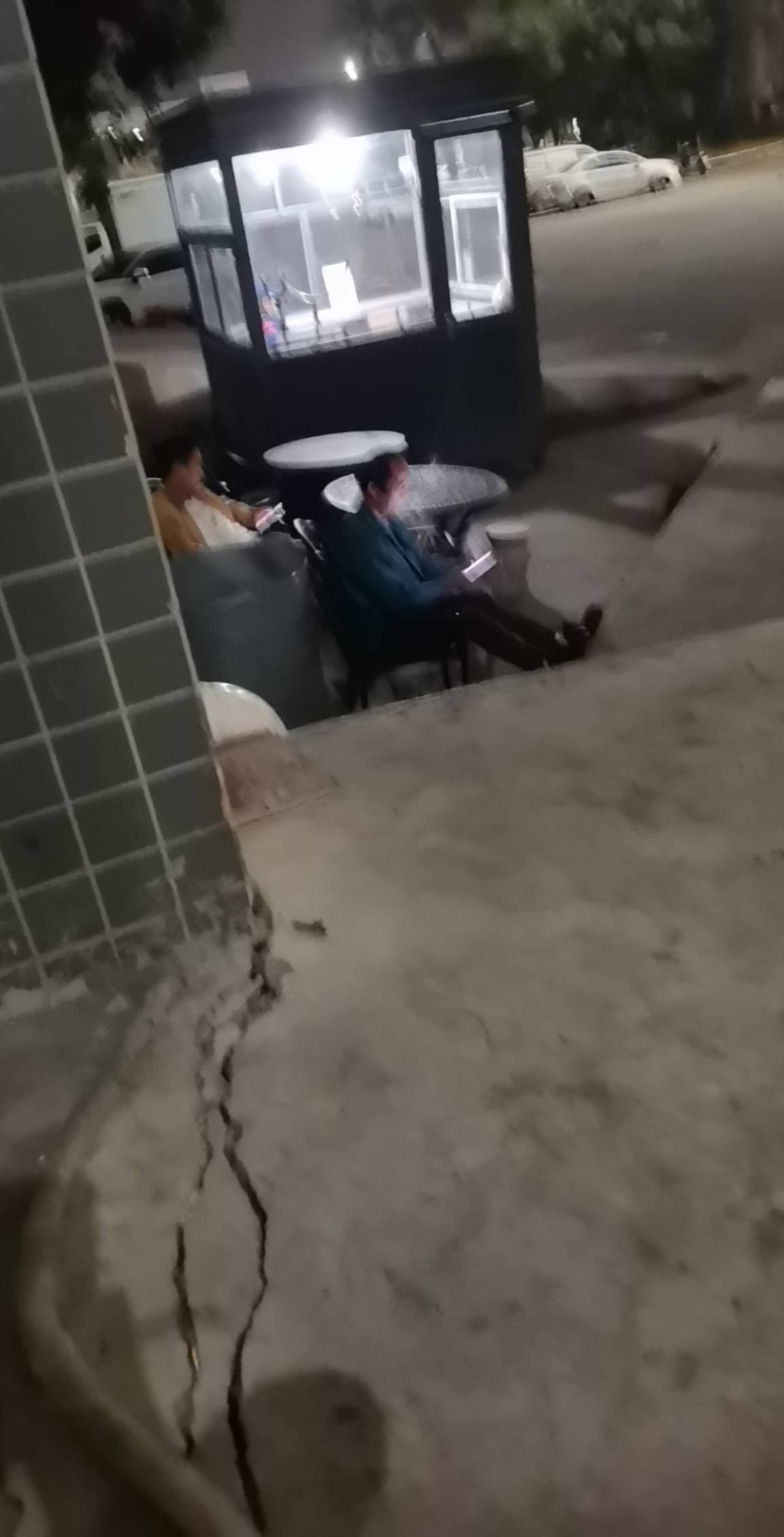 这挂壁保安不会看广子搞钱吗？就打瞌睡啊！要不要教他啊！

13 / 作者:庸人自扰啊666 / 