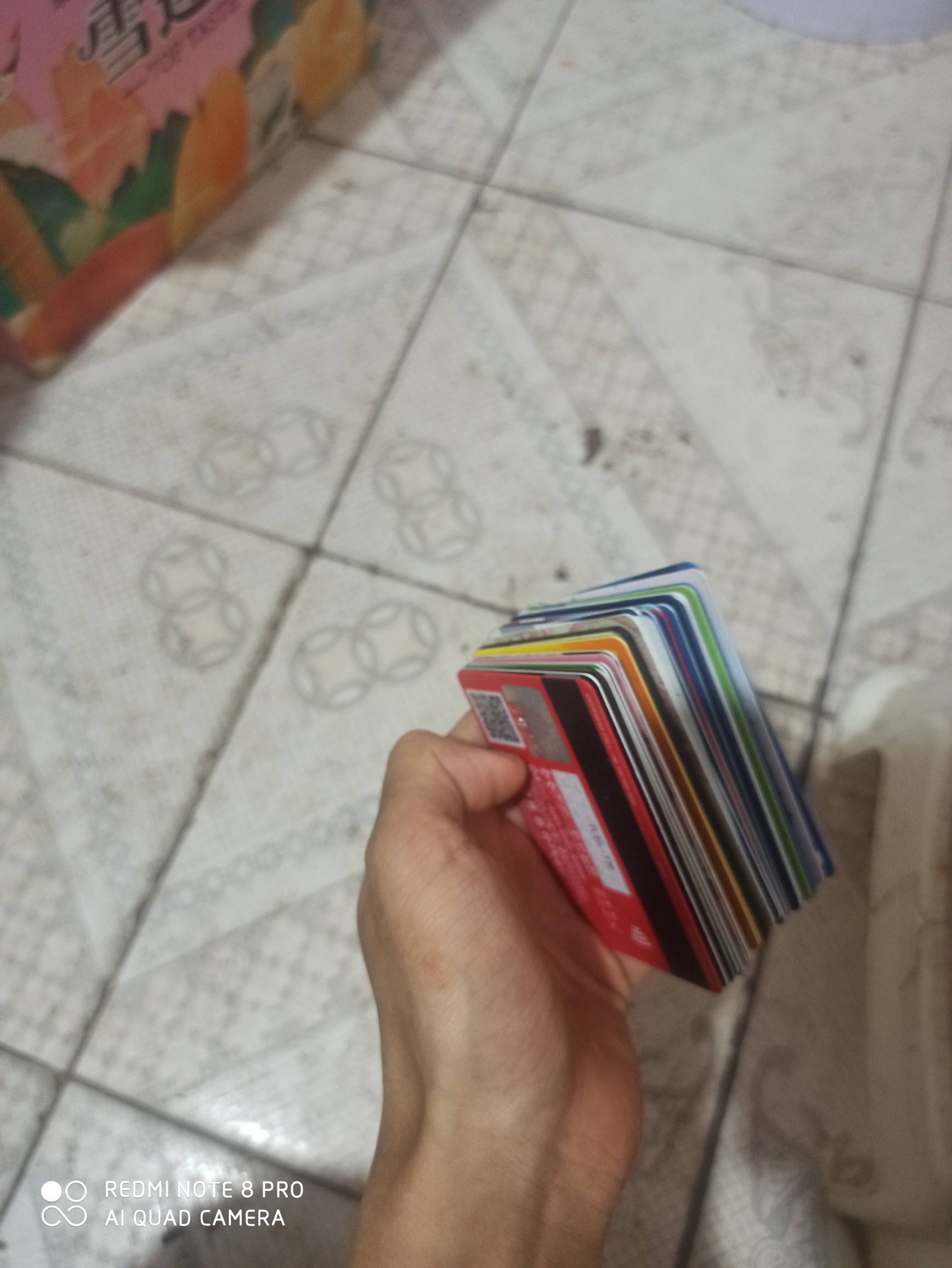 来卡农申请羊毛，手上没有50张YHK都不好意思发言



11 / 作者:0mr / 