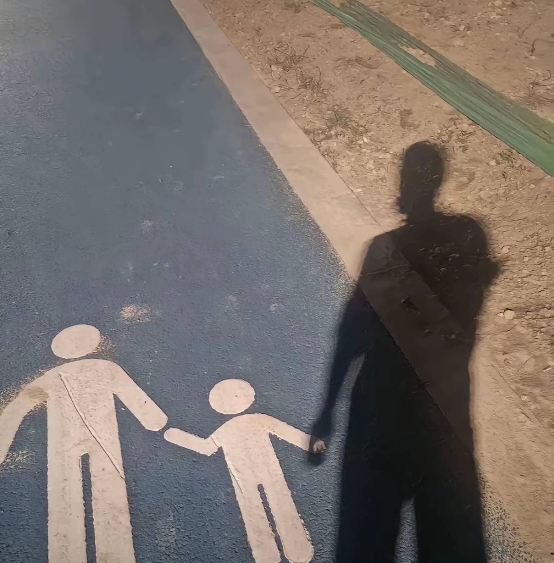 喝多了老婆孩子来接我，真好



74 / 作者:先天挂逼圣体 / 