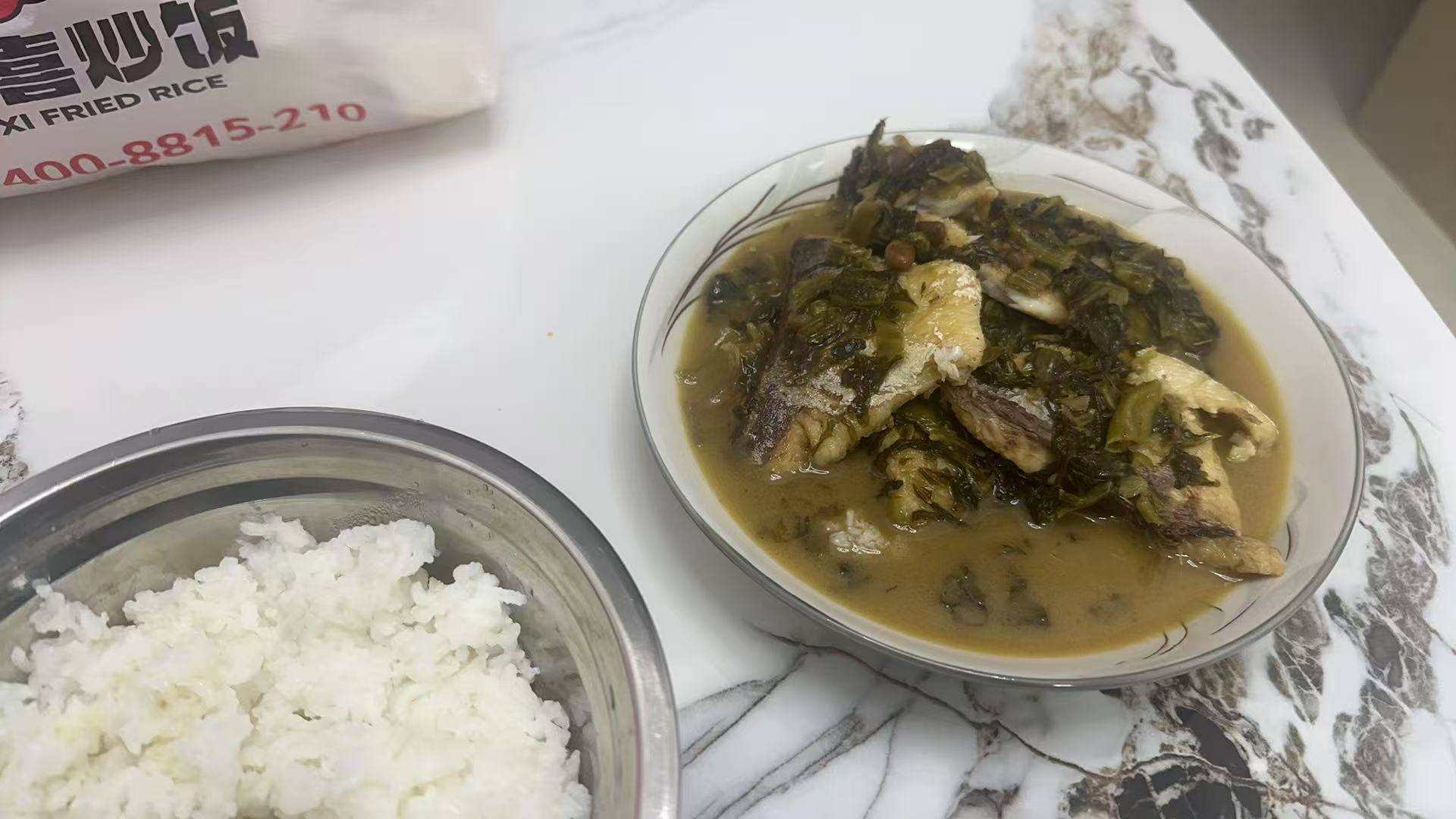 真嘛了再也不做饭了，折腾半天，想切个鱼片发现冻太久鱼都冻粉了片不了，放了油放了水30 / 作者:无奈1112 / 