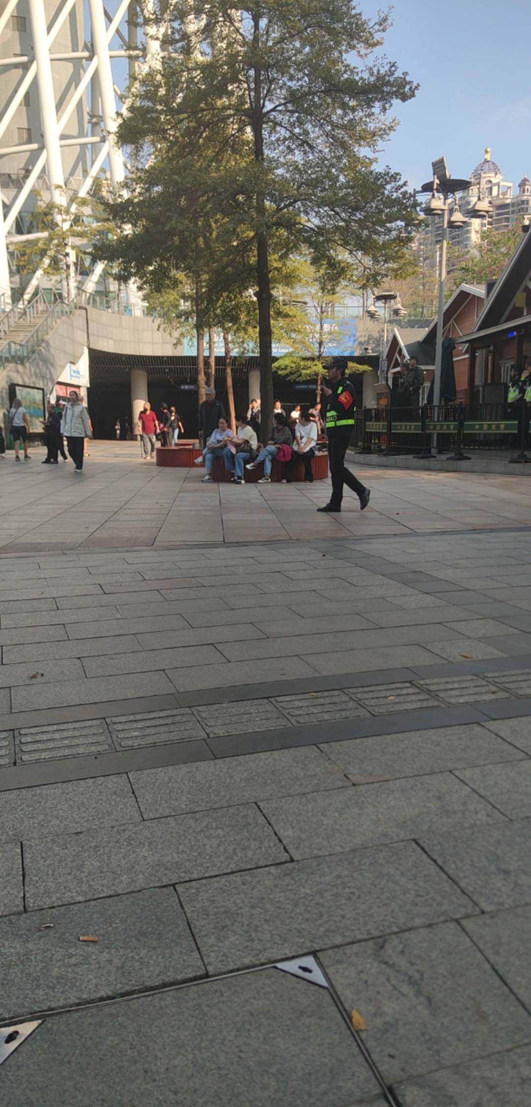 苏州建行这个要多久才能完成？？太久没申请忘了
手里拿的是真家伙吗


4 / 作者:木子辰 / 