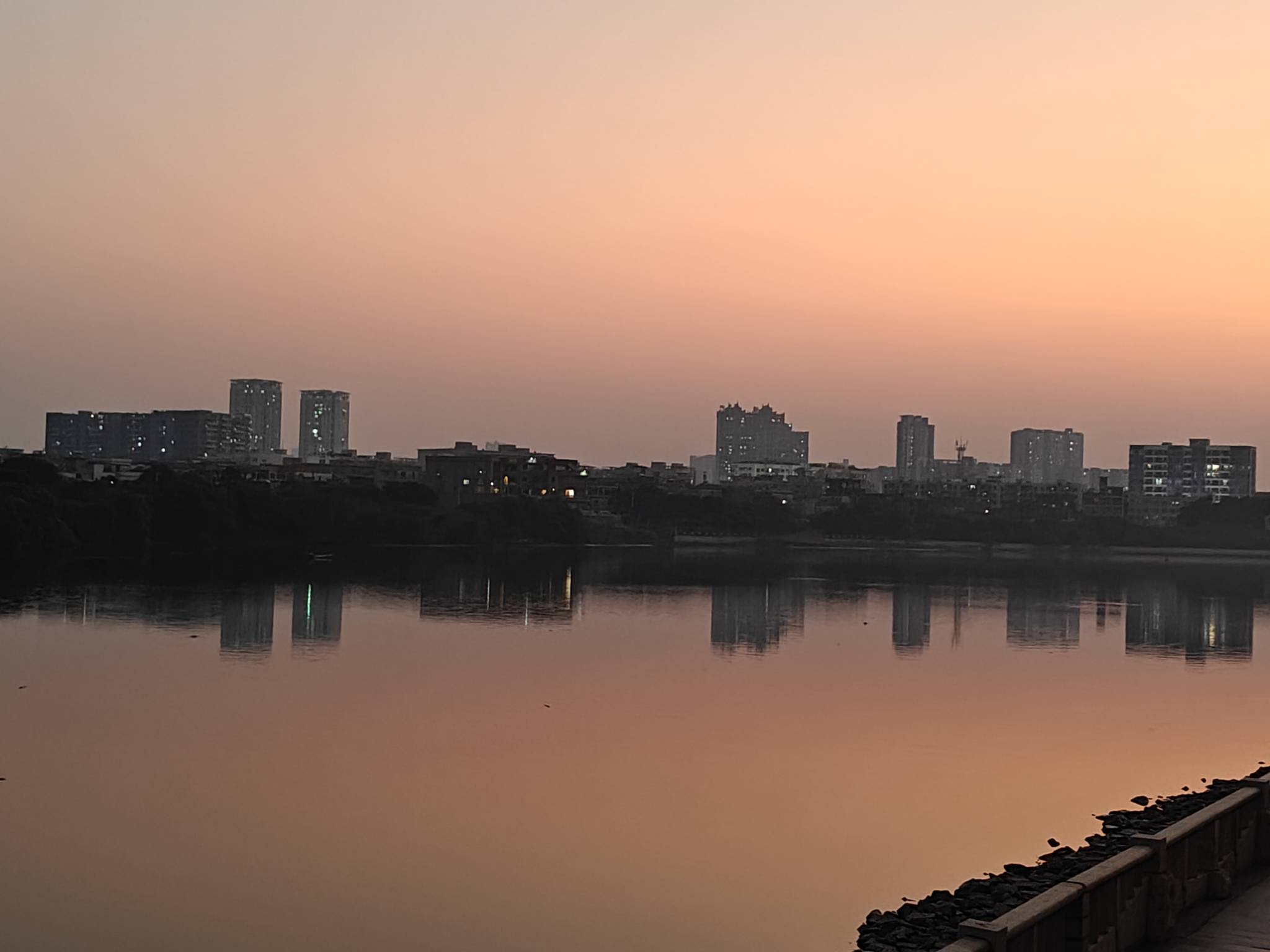 农行特邀50
go.abchina.com/k/odQ

77 / 作者:余生是 / 