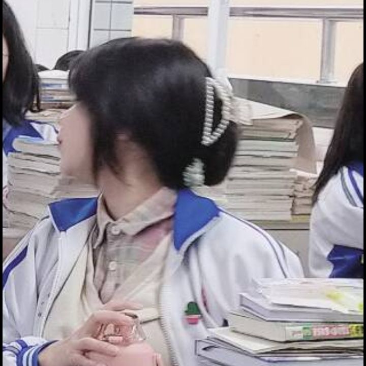 故事会开始了。记得那是一年夏天，我跟小美手牵手...




34 / 作者:昼夜寻觅 / 