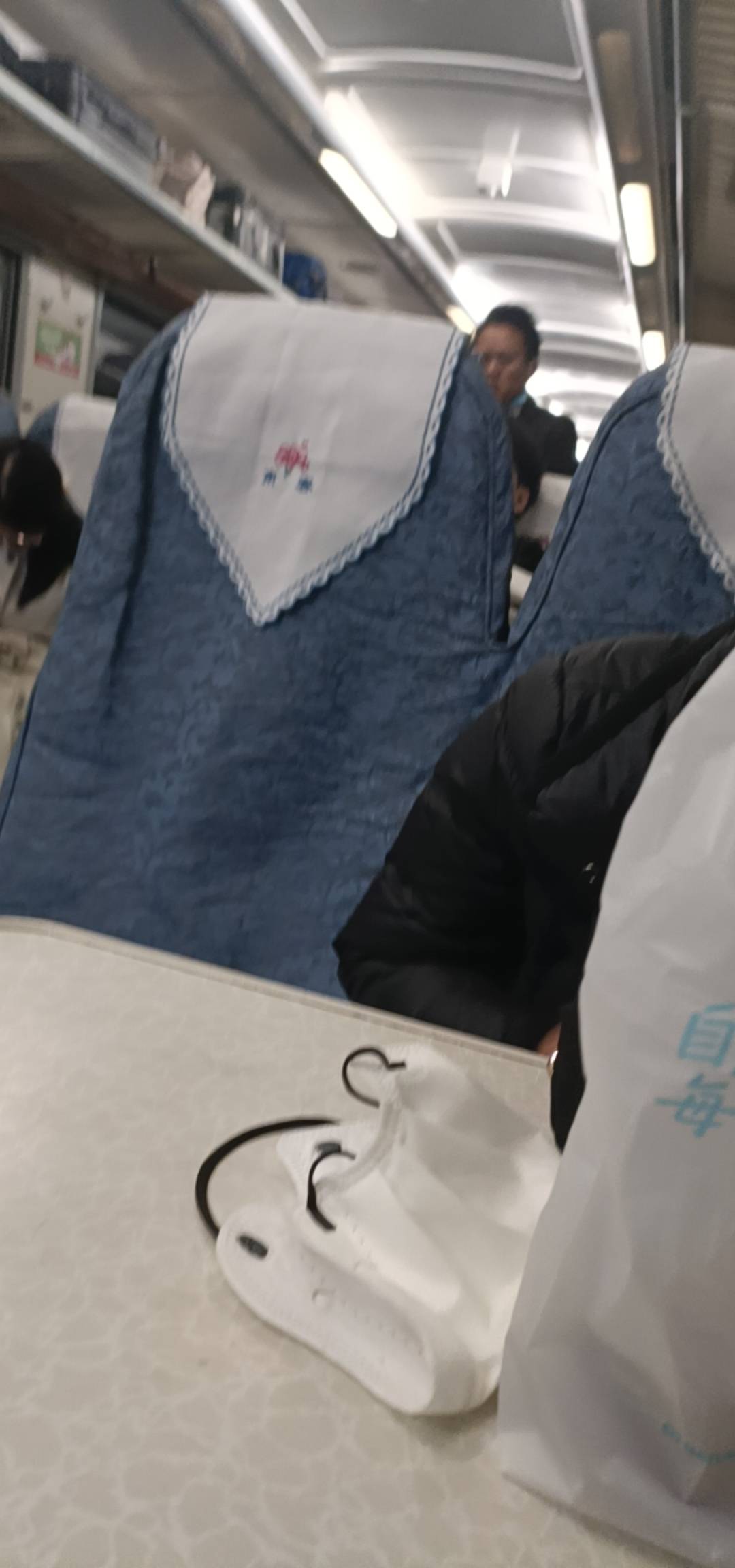 又坐火车了

17 / 作者:凉城呀 / 