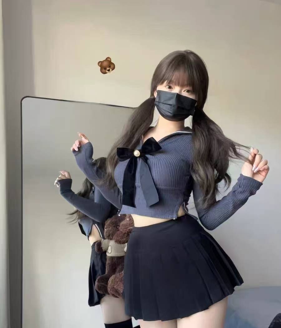 她叫丁雪，我在东莞大岭山找工作认识的。她说要陪我到白头偕老。可是她海拔太低了，1423 / 作者:湖南陈小春 / 