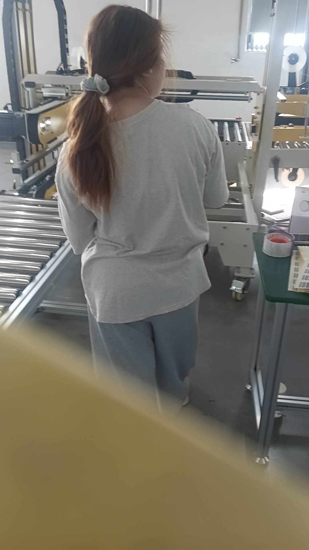  您好，刚刚给您申请的一-张15元无门槛红包是可以的是吗

46 / 作者:永恒yi / 