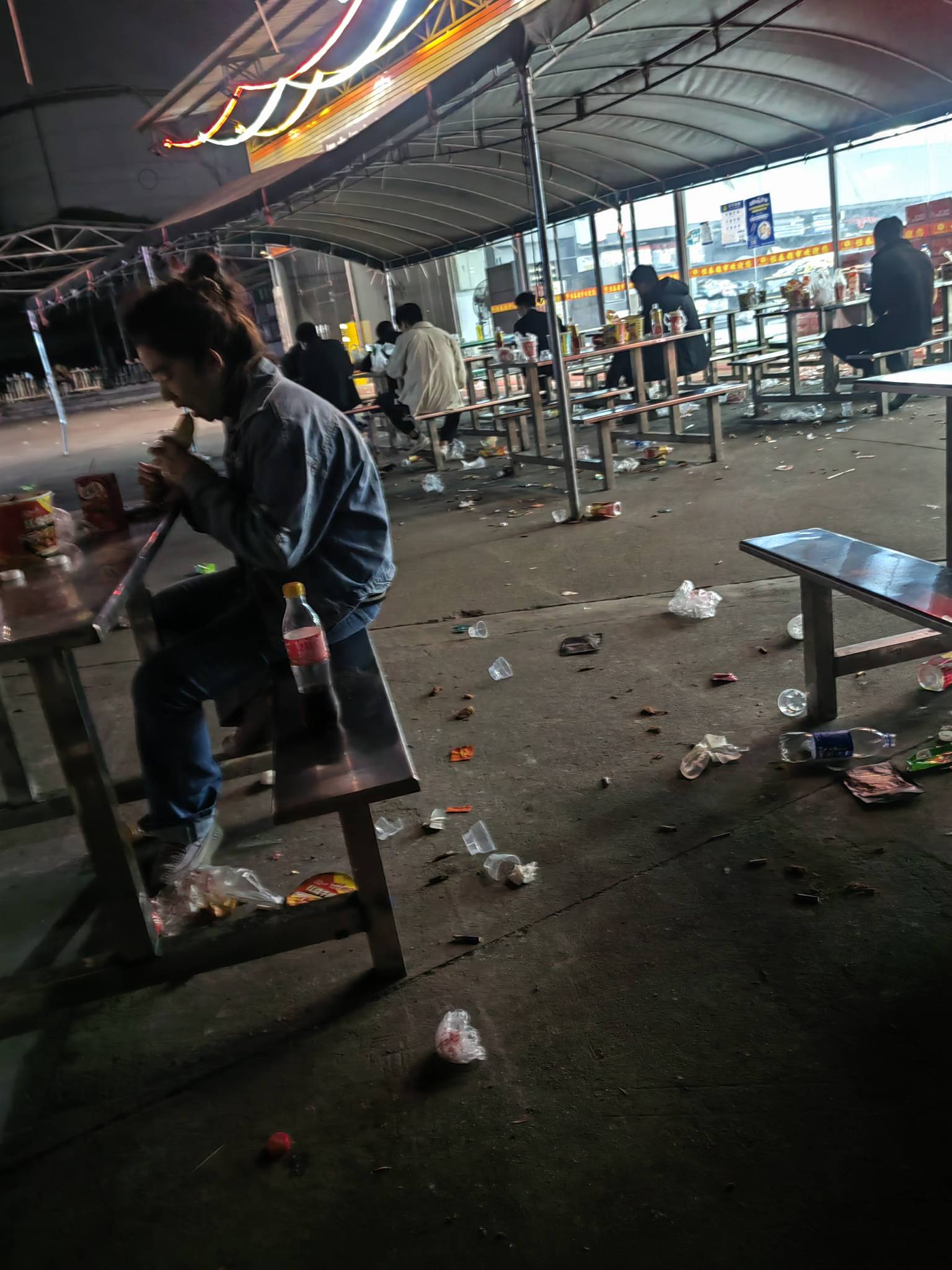 老哥们都在干嘛。

88 / 作者:miaiai / 