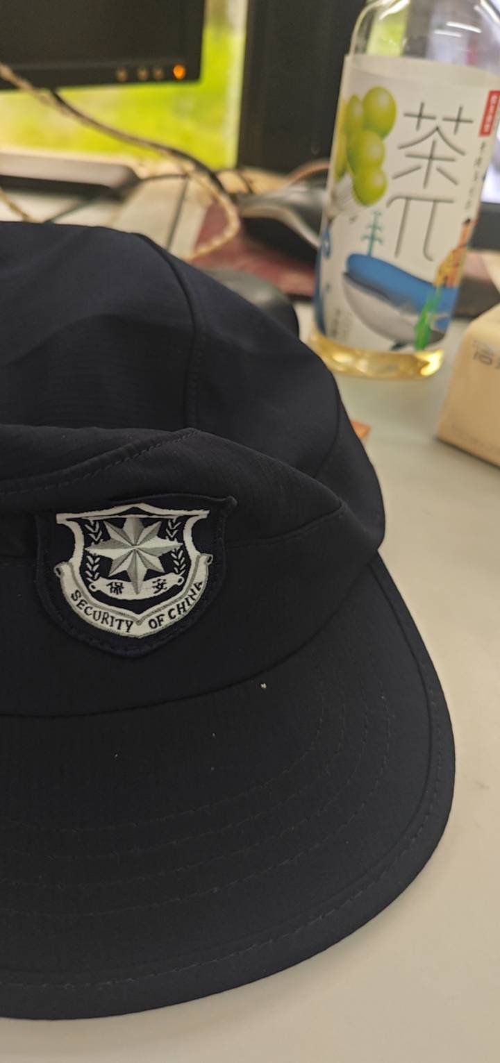 这半导体上班别的都还好 天天来了就躺到下班 冬暖夏凉的 就是抽烟上厕所麻烦 穿脱衣服20 / 作者:qiancen / 