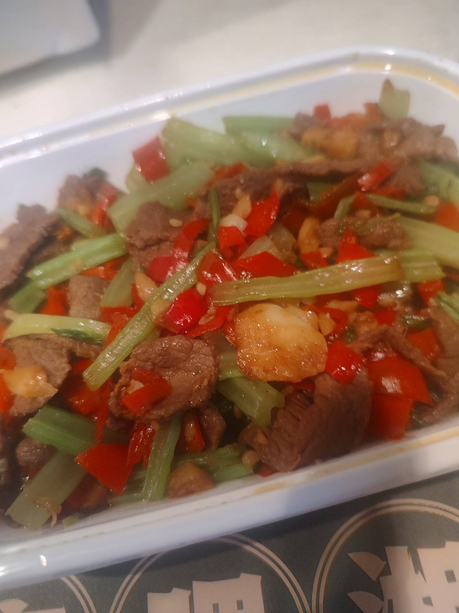 玩也没啥玩的，游戏也不想打，躺也躺不住，班也不想上，甚至有毛都懒得动手申请，是怎95 / 作者:L地 / 