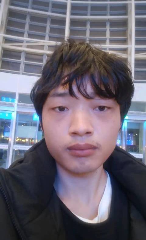 我承认我自卑，我真的好怕黑，每当黑夜降临的时候

52 / 作者:朱铁胆 / 