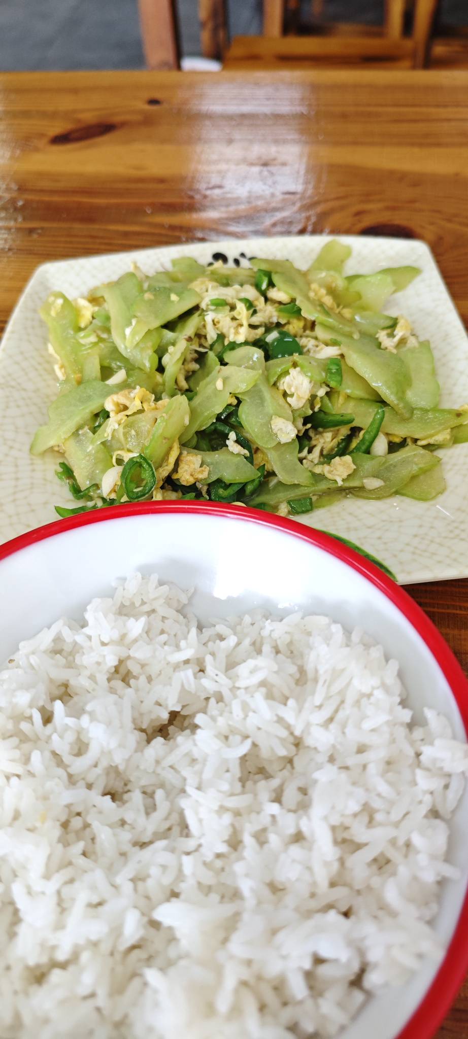 当你觉得苦瓜不再苦反而有点好吃的时候说明你已经不再是从前的少年！

38 / 作者:卡农豆包 / 