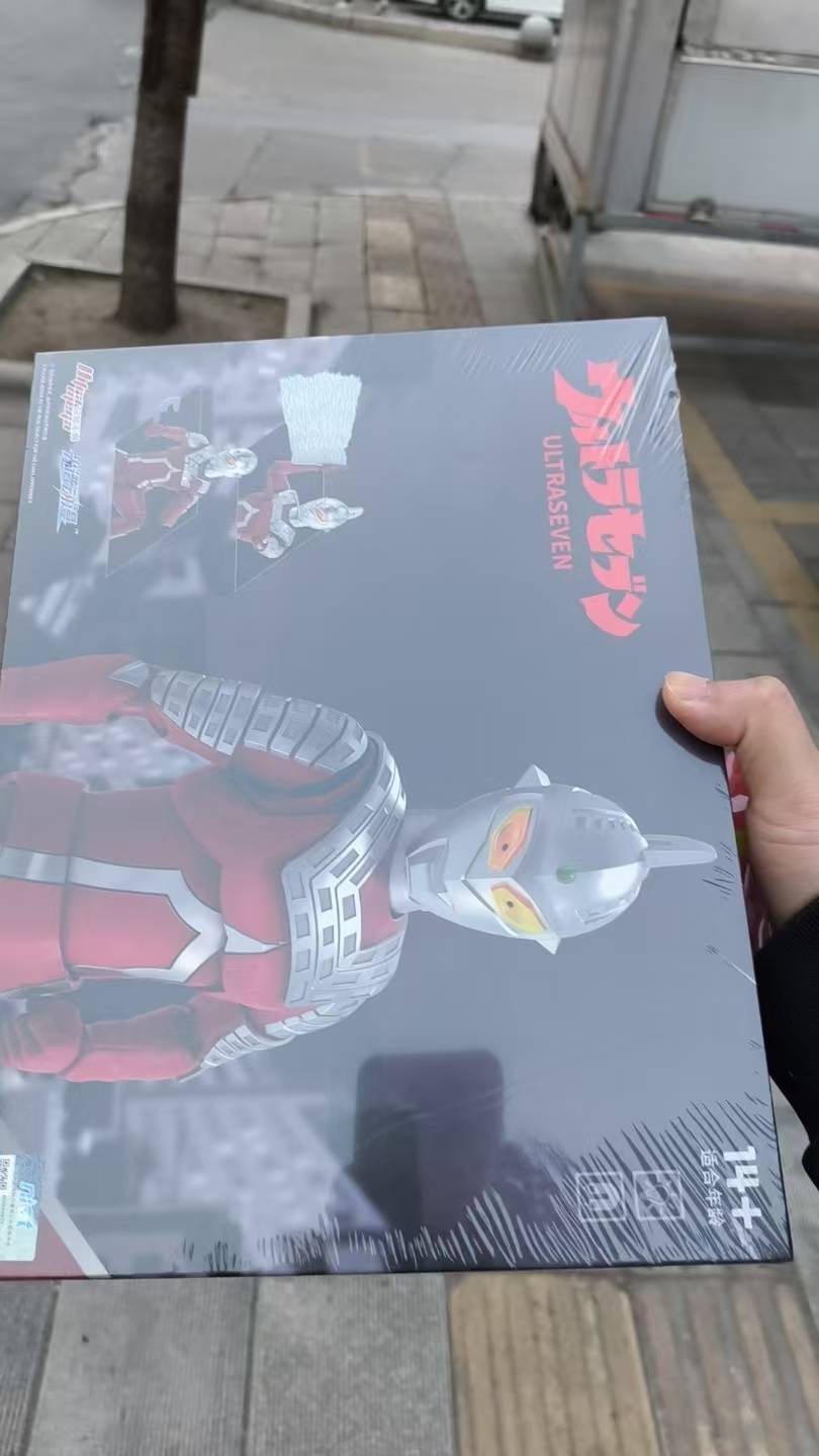 奥特曼前两天挂60他叫我留着当传家宝，现在你60要我都不卖给你
81 / 作者:回不到的过去丶 / 