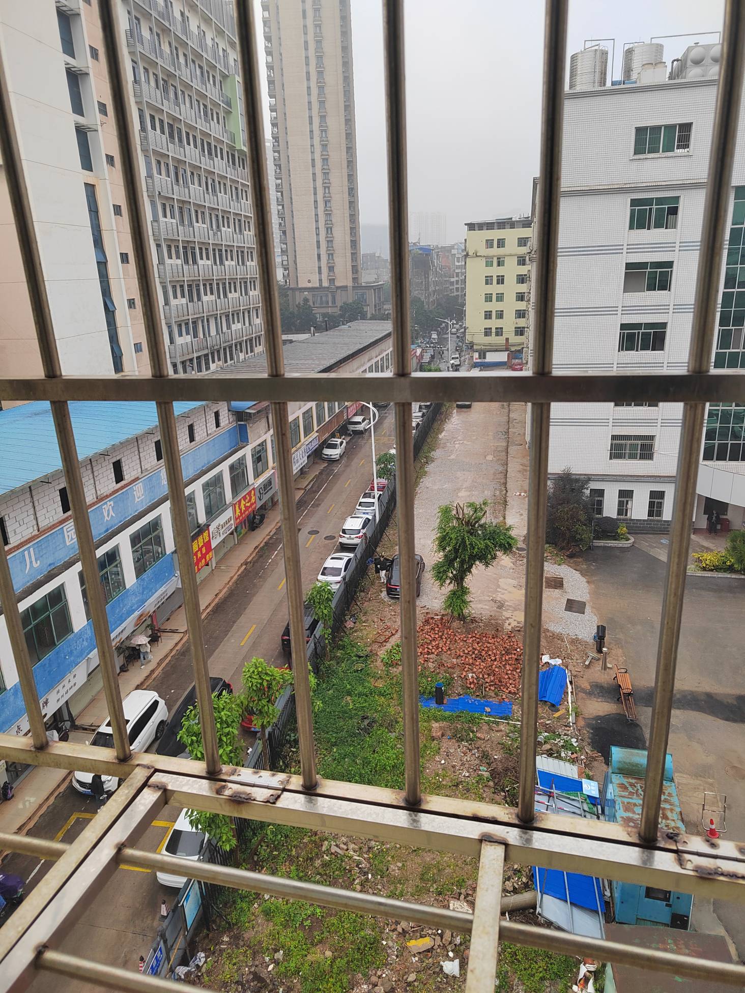 下了一天雨了，从昨天下到现在，怎么搞

31 / 作者:澳村还我奔驰E / 