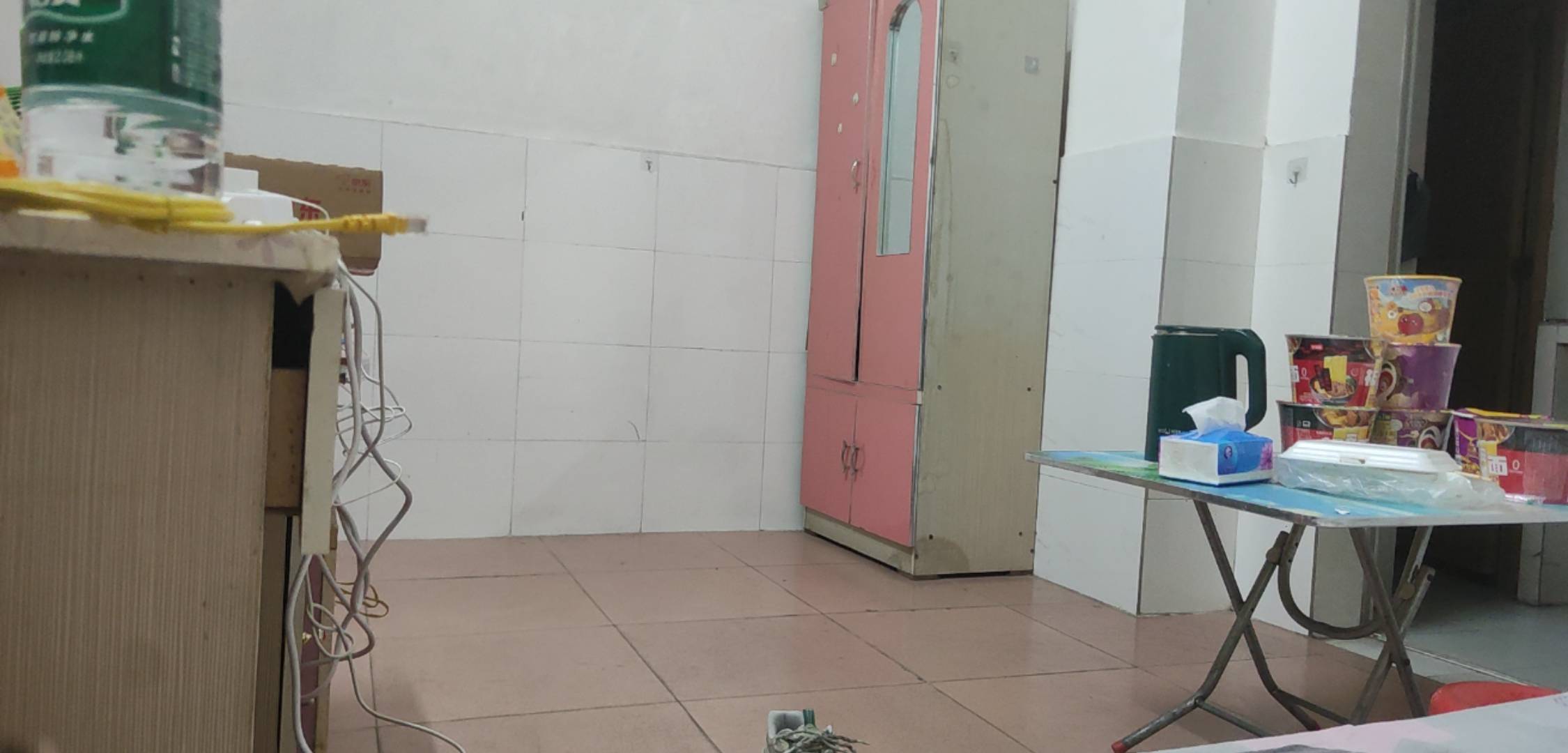 22一晚的挂壁房已就位

94 / 作者:木子辰 / 