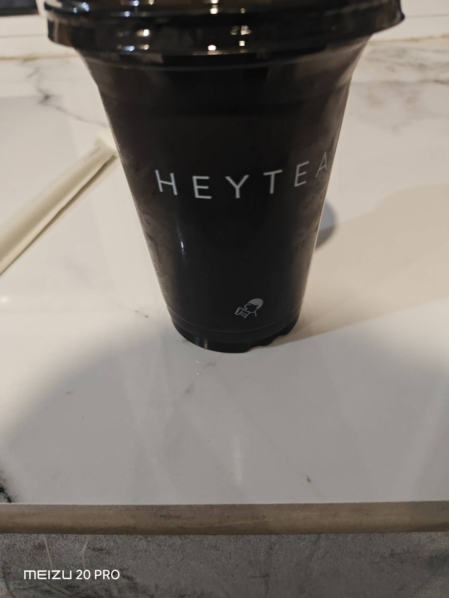 喜茶，自己喝了，美滋滋

1 / 作者:阿西吧1万 / 