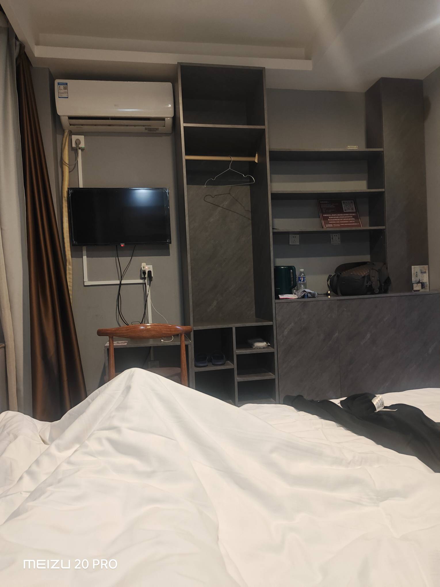 出来住个旅馆，这小破房间要80一天还是用完交通158-58的卷后80  太贵了杭州

33 / 作者:阿西吧1万 / 