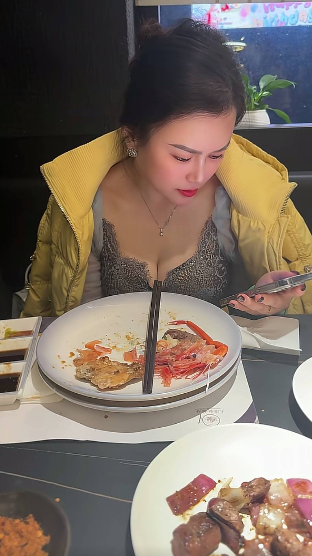 和老婆吃饭了

19 / 作者:富贵在天133 / 