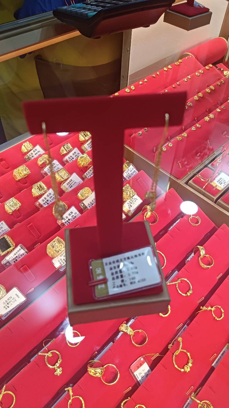 从明天起，做一个纯粹的人。
从明天起，做一个积极向上的人。
从明天起，做一个有目标88 / 作者:福建牛德华 / 