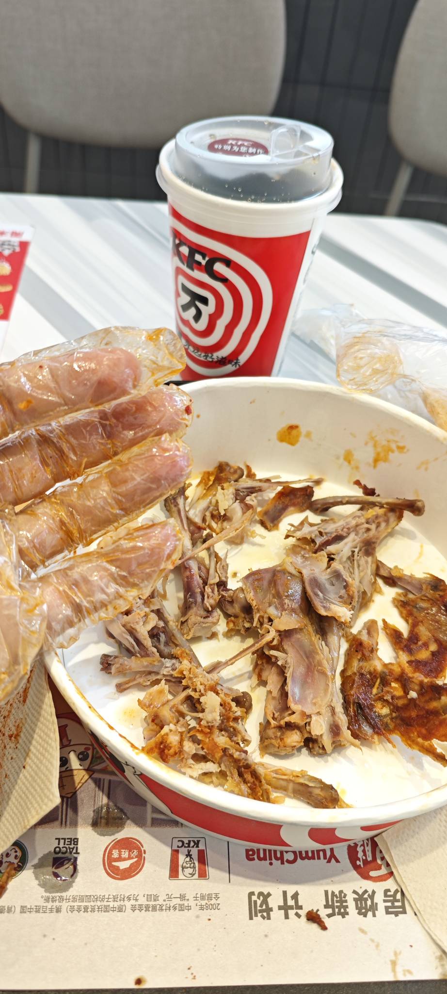 接上贴，肯德基全鸡真不错，吃的满嘴流油，今天又是美滋滋的一天，加油老哥们！

95 / 作者:卡农豆包 / 