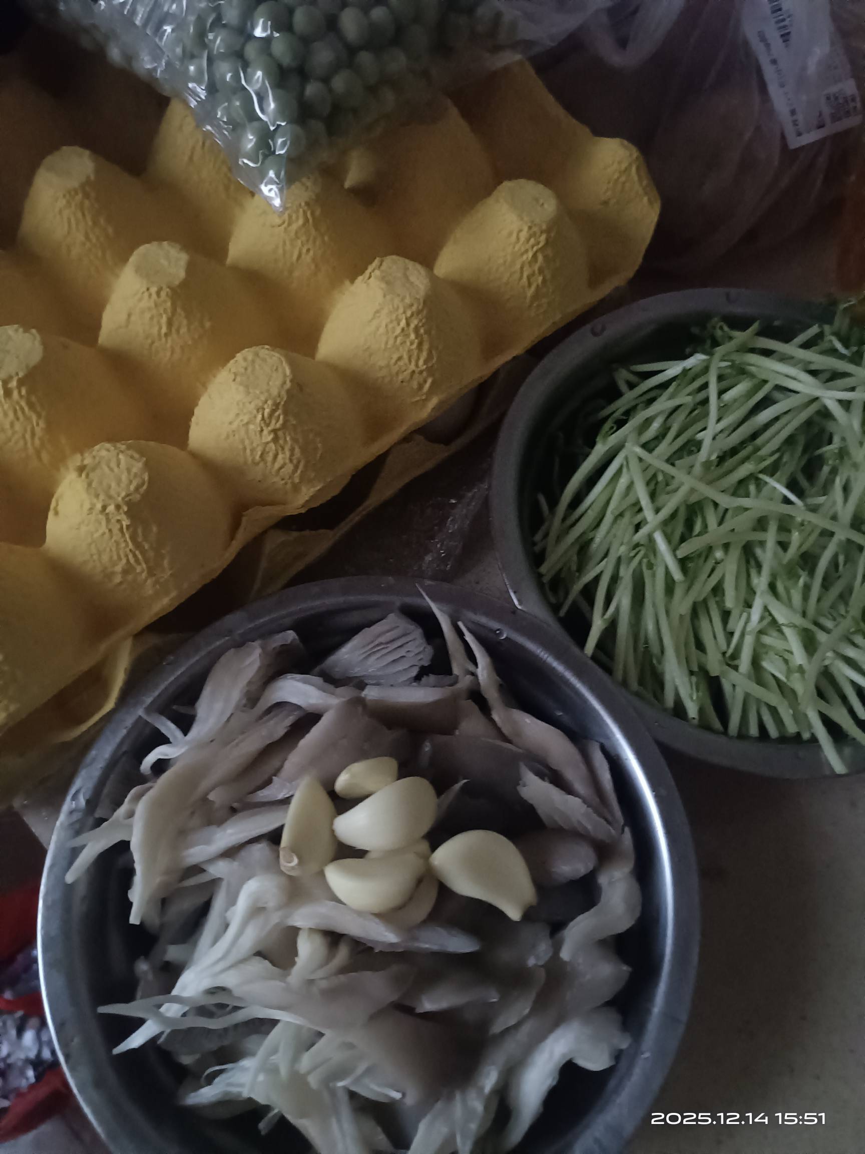 今天只能吃素了明天才有优惠券买点肉吃

56 / 作者:大荒 / 