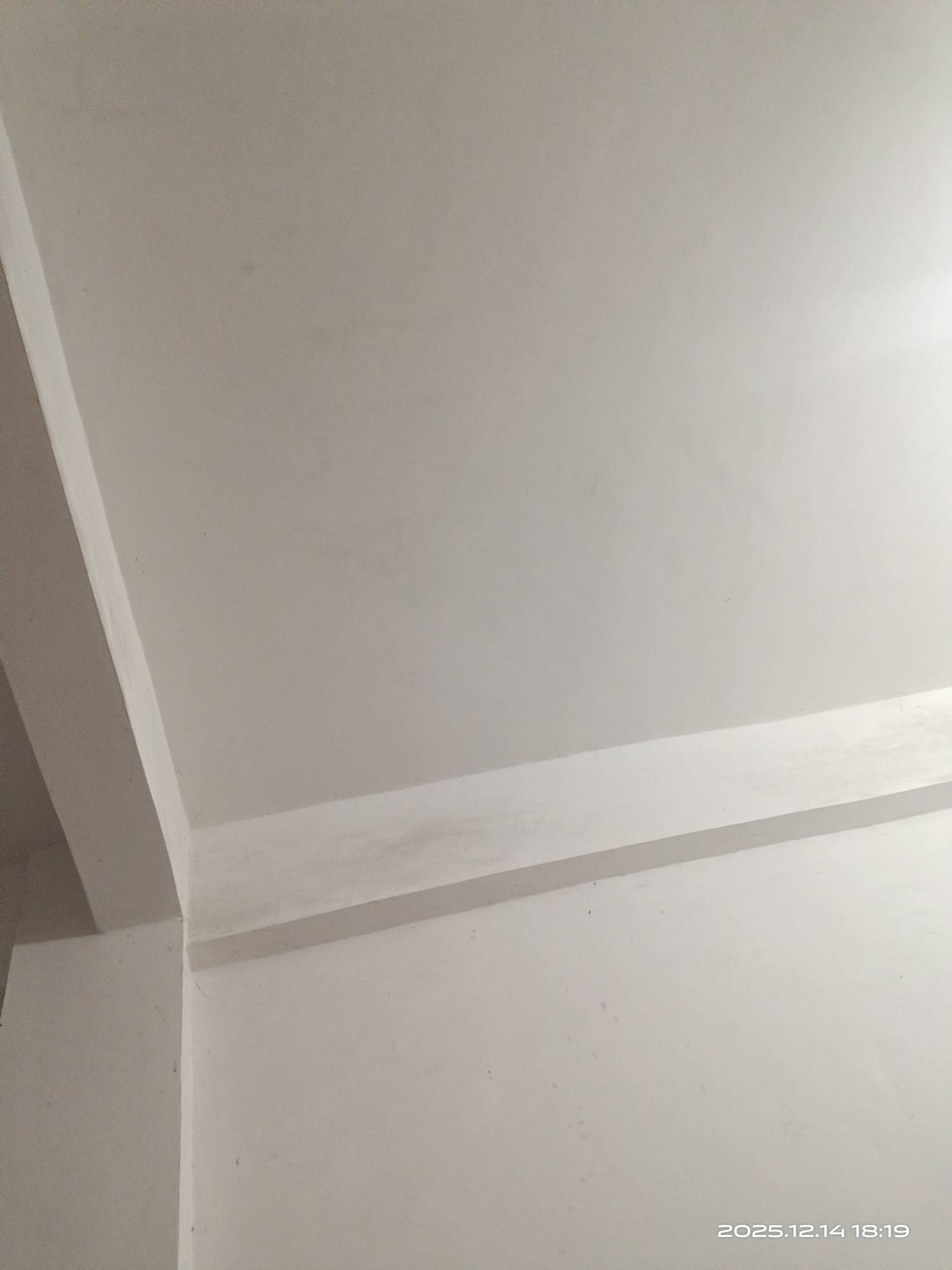 去城里看看自己的房子，又回老家了


12 / 作者:挂壁哥 / 