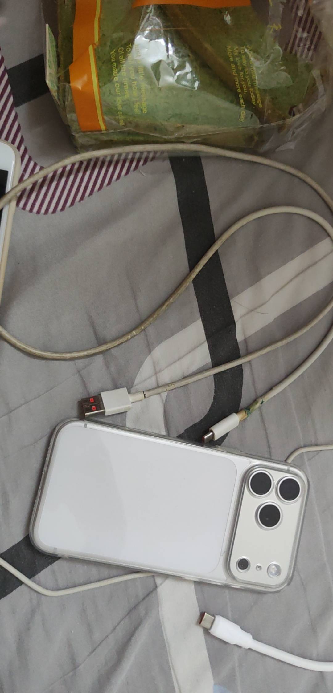 小米是真的lj，再也不用了！不是快充，插上充电器后还掉电

18 / 作者:木子辰 / 