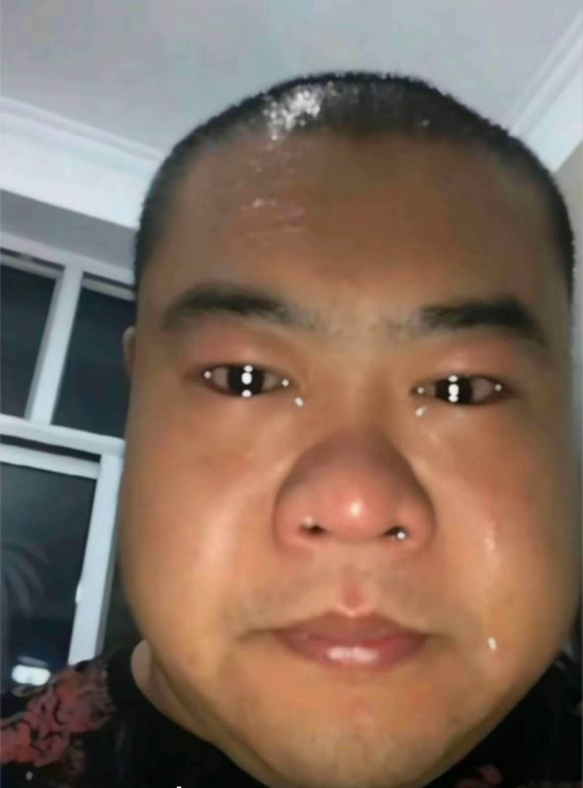 易点点。不是说大老黑能过吗？成了吗？好不容易出了个众享，5k，申请放款中，几个小时75 / 作者:这是个问题999 / 