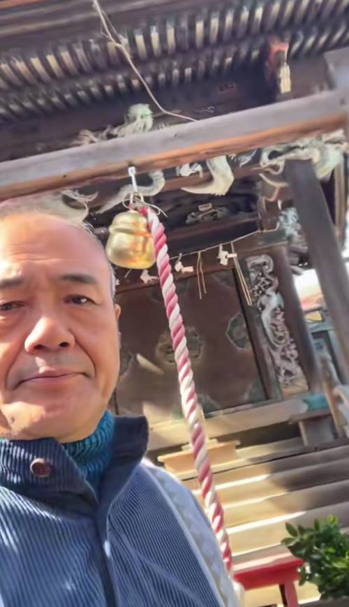 欢迎来到自说自话的总裁，故事从凌晨5点的卡农APP说起，这个诡异的事件曾经牵动了三千2 / 作者:基基肯压基 / 