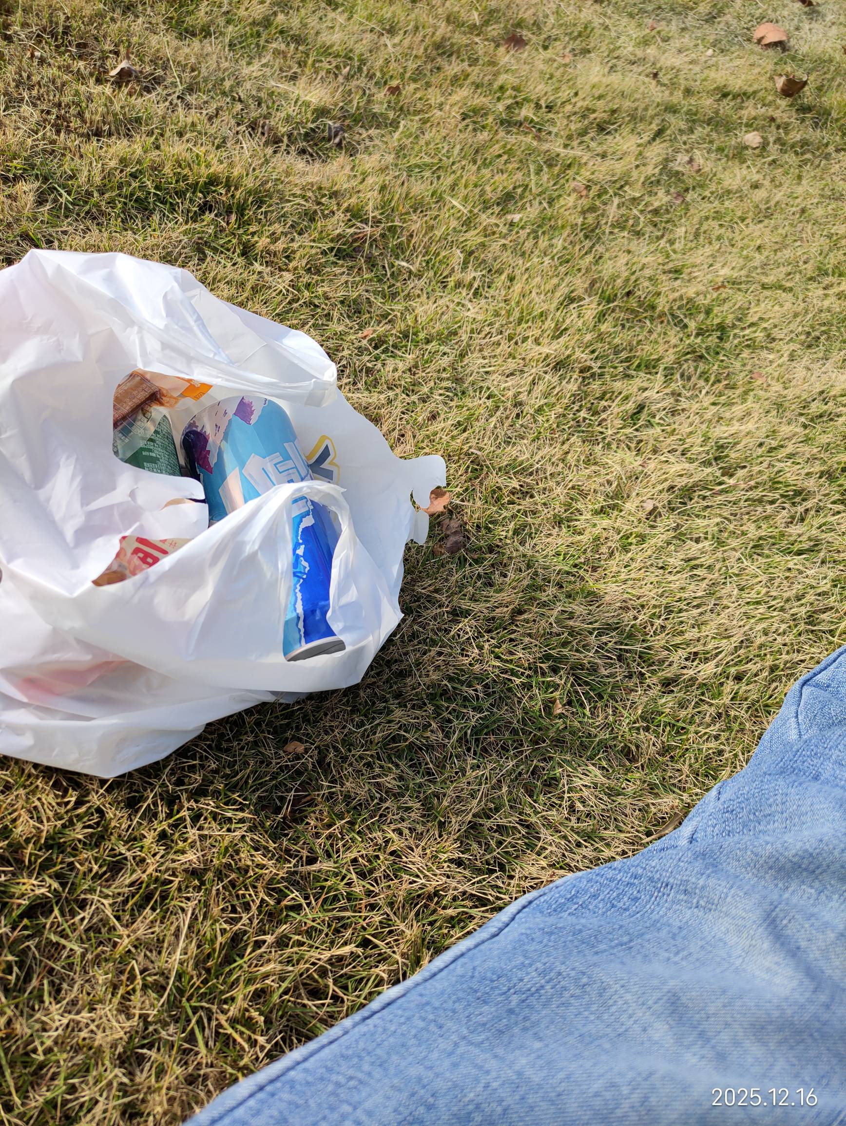 阳光明媚，出来晒晒太阳多舒服，挂比老哥们


53 / 作者:红菜苔 / 