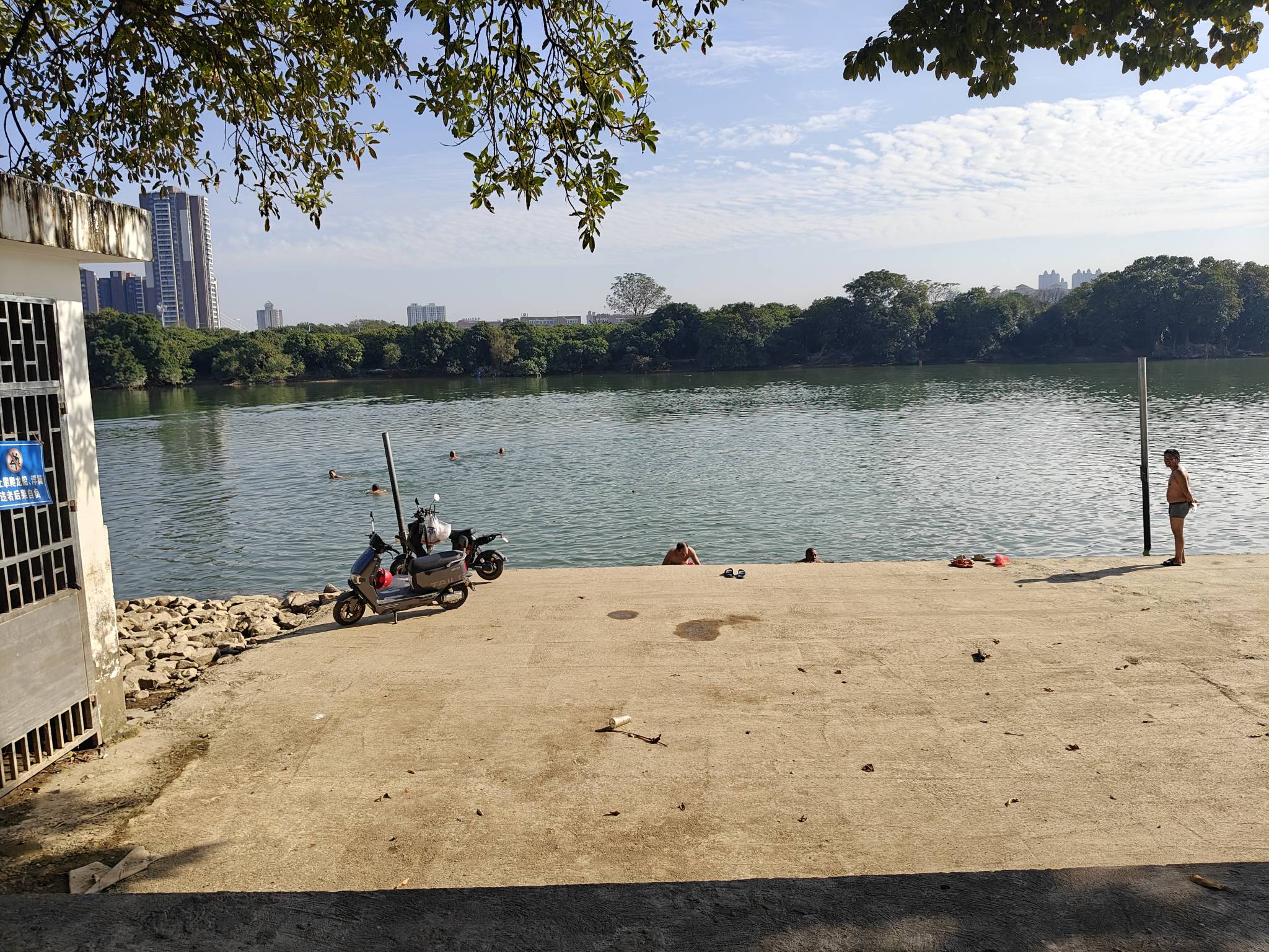 得物5个号都有0元购，可惜全是女装没用
33 / 作者:余生是 / 